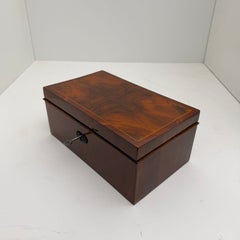 Boîte de style Biedermeier, noyer, érable, sud de l'Allemagne, vers 1860