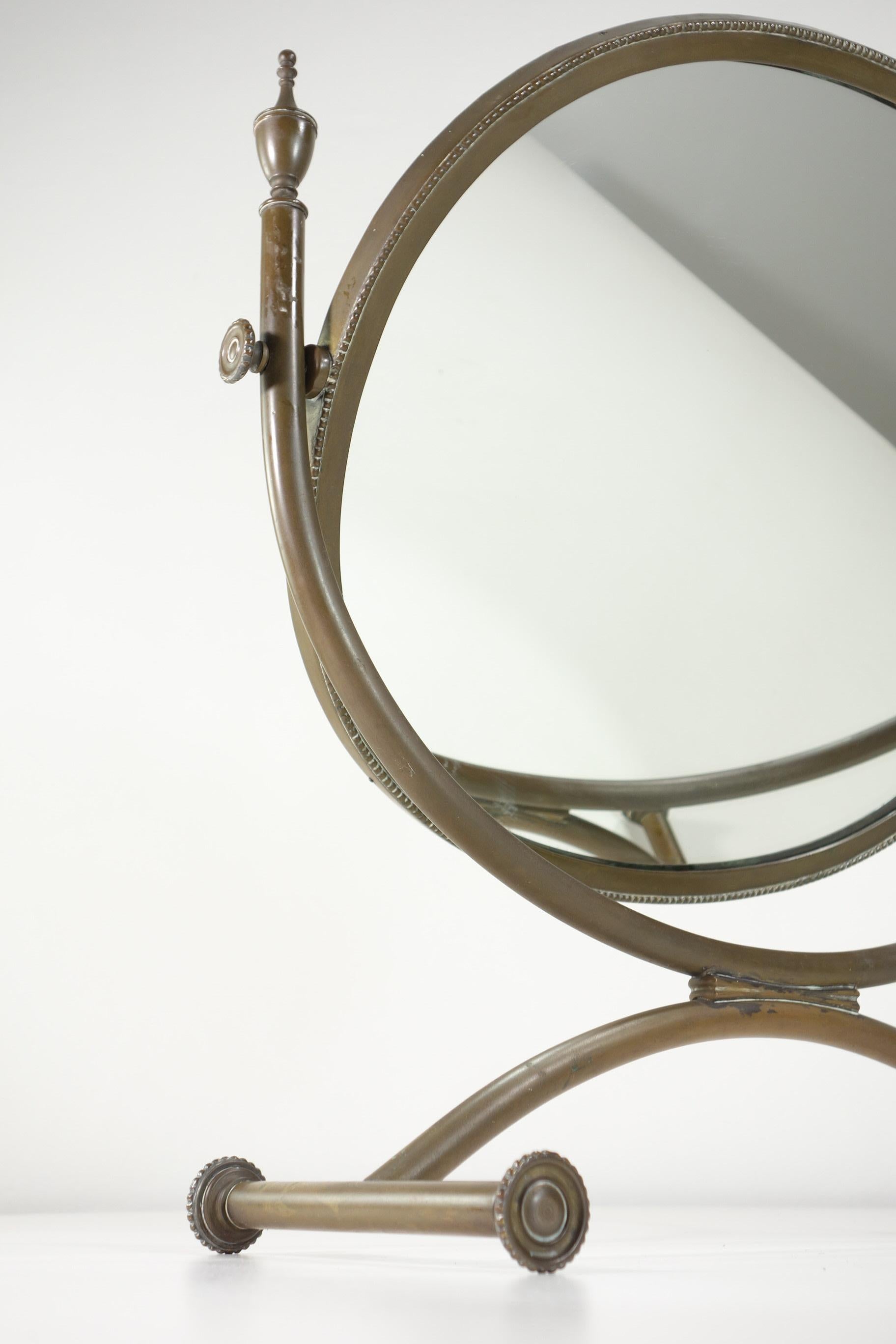 1940 Table néoclassique italienne en laiton en vente 7