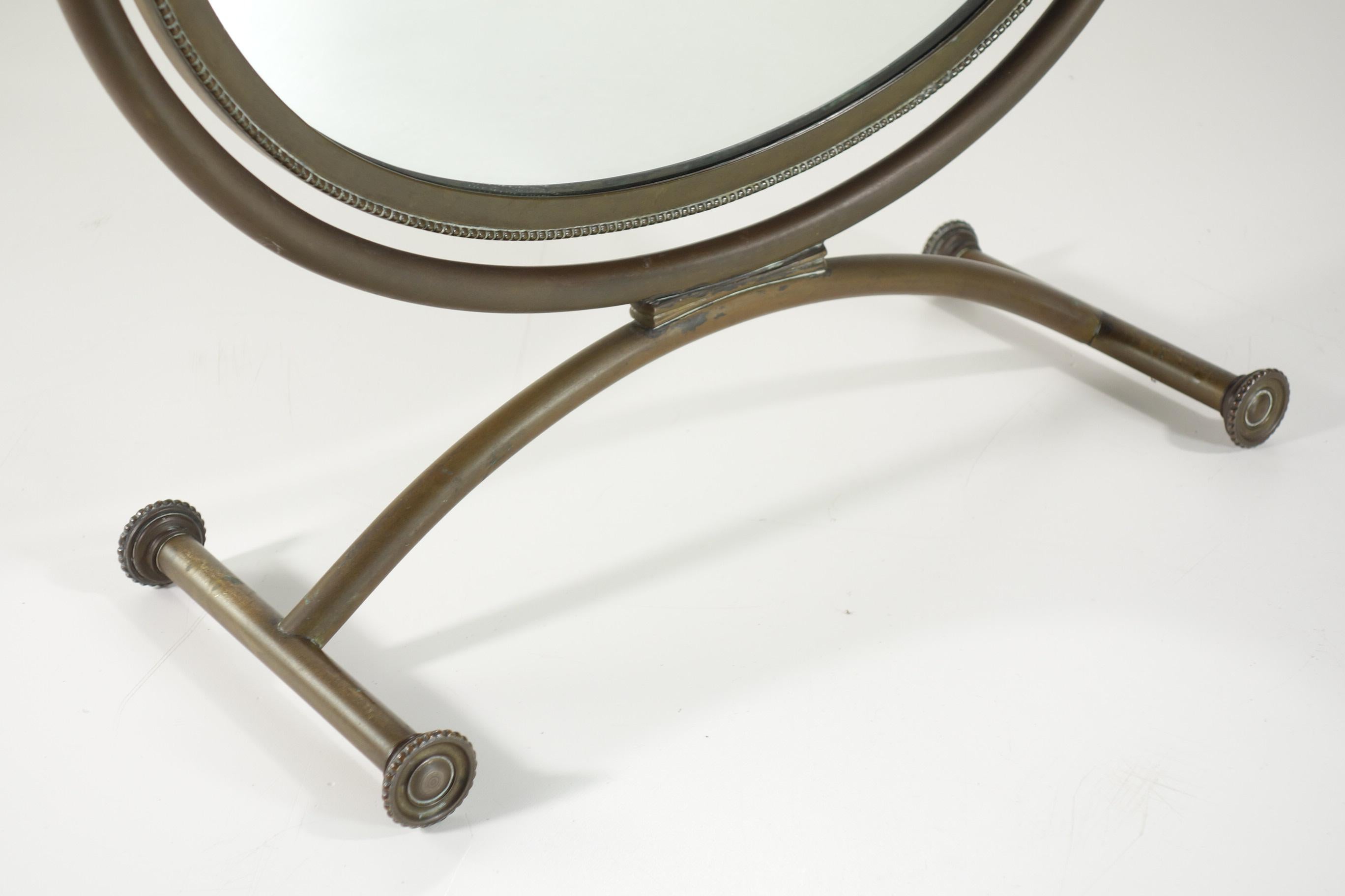 Mid-Century Modern 1940 Table néoclassique italienne en laiton en vente