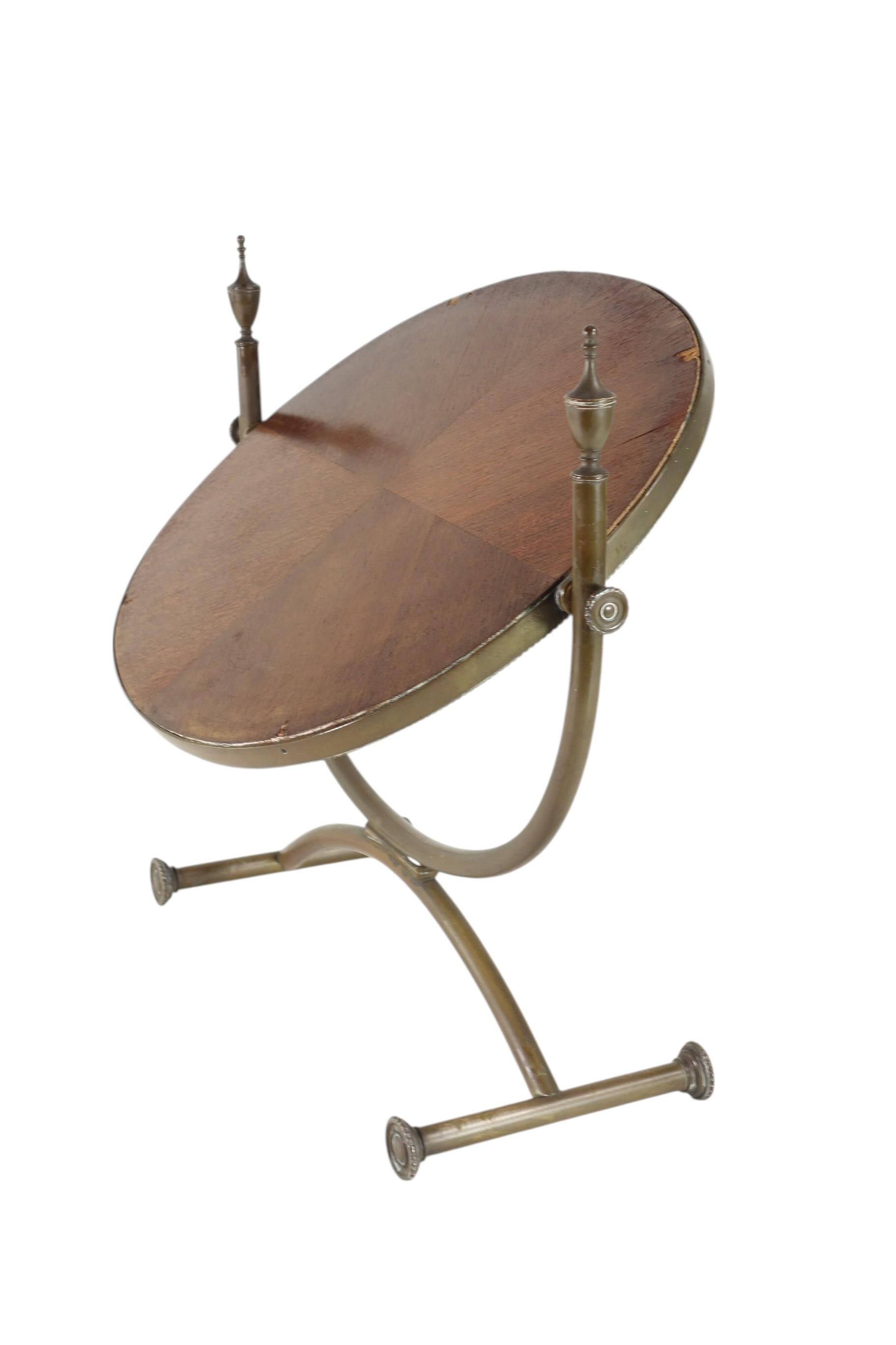 1940 Table néoclassique italienne en laiton en vente 8
