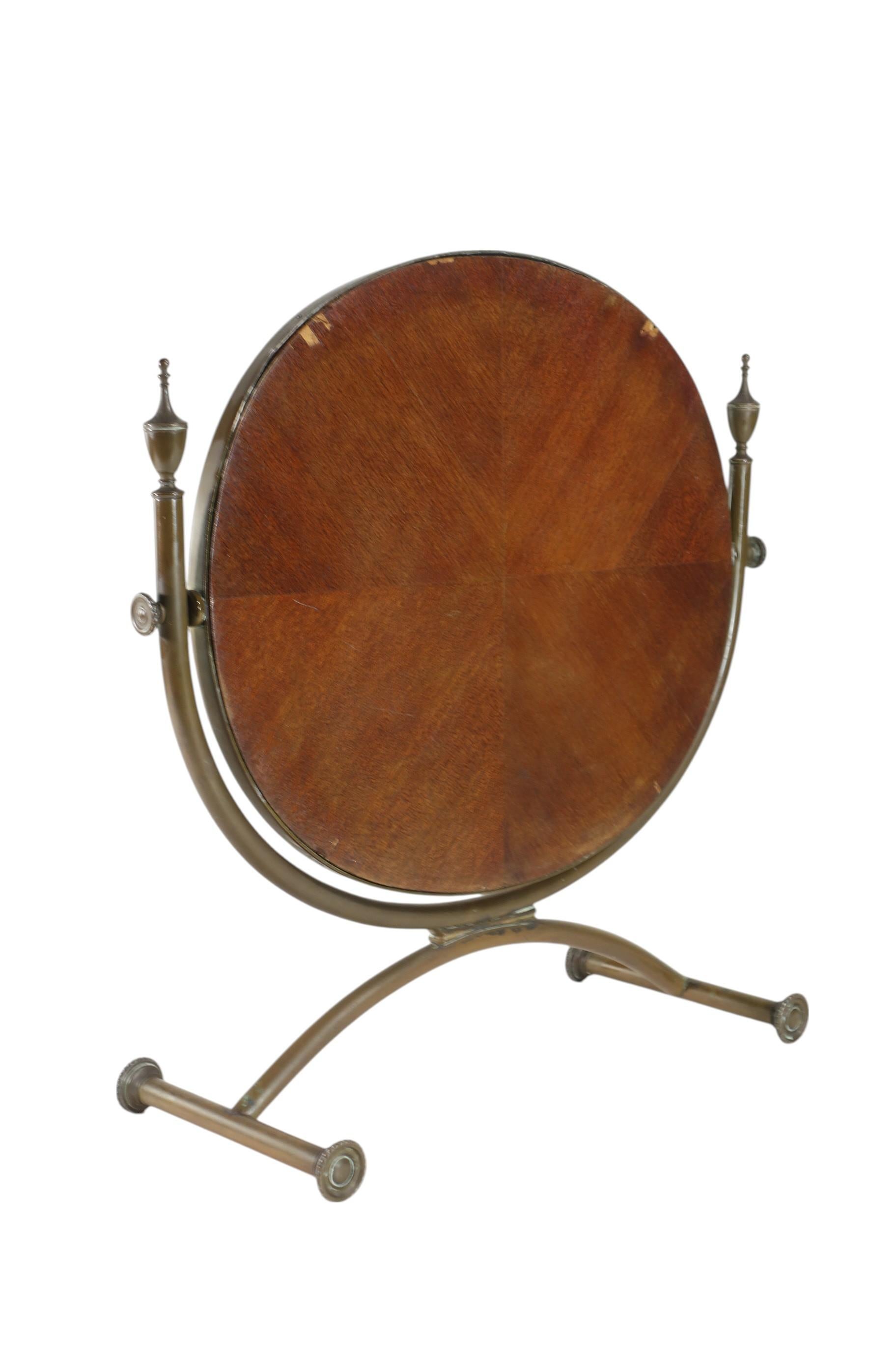 1940 Table néoclassique italienne en laiton en vente 1