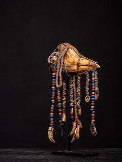 Vintage Papua New Guinea ritual bird trophy decorated with glassbeads