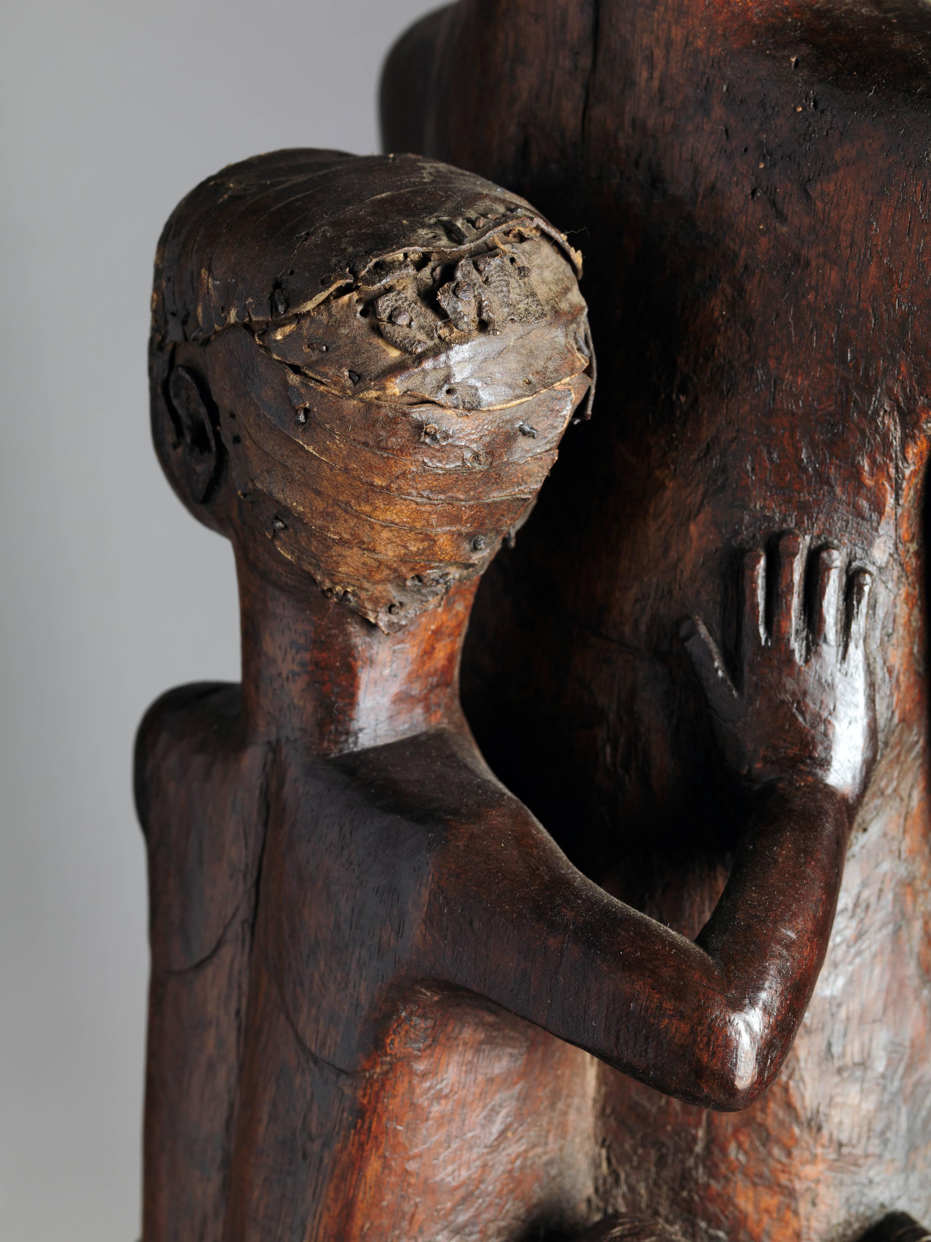 Mother and Child Sculpture, Cameroon, Mabea, 1920-1930, Provenance Ratton In Good Condition In Leuven , BE