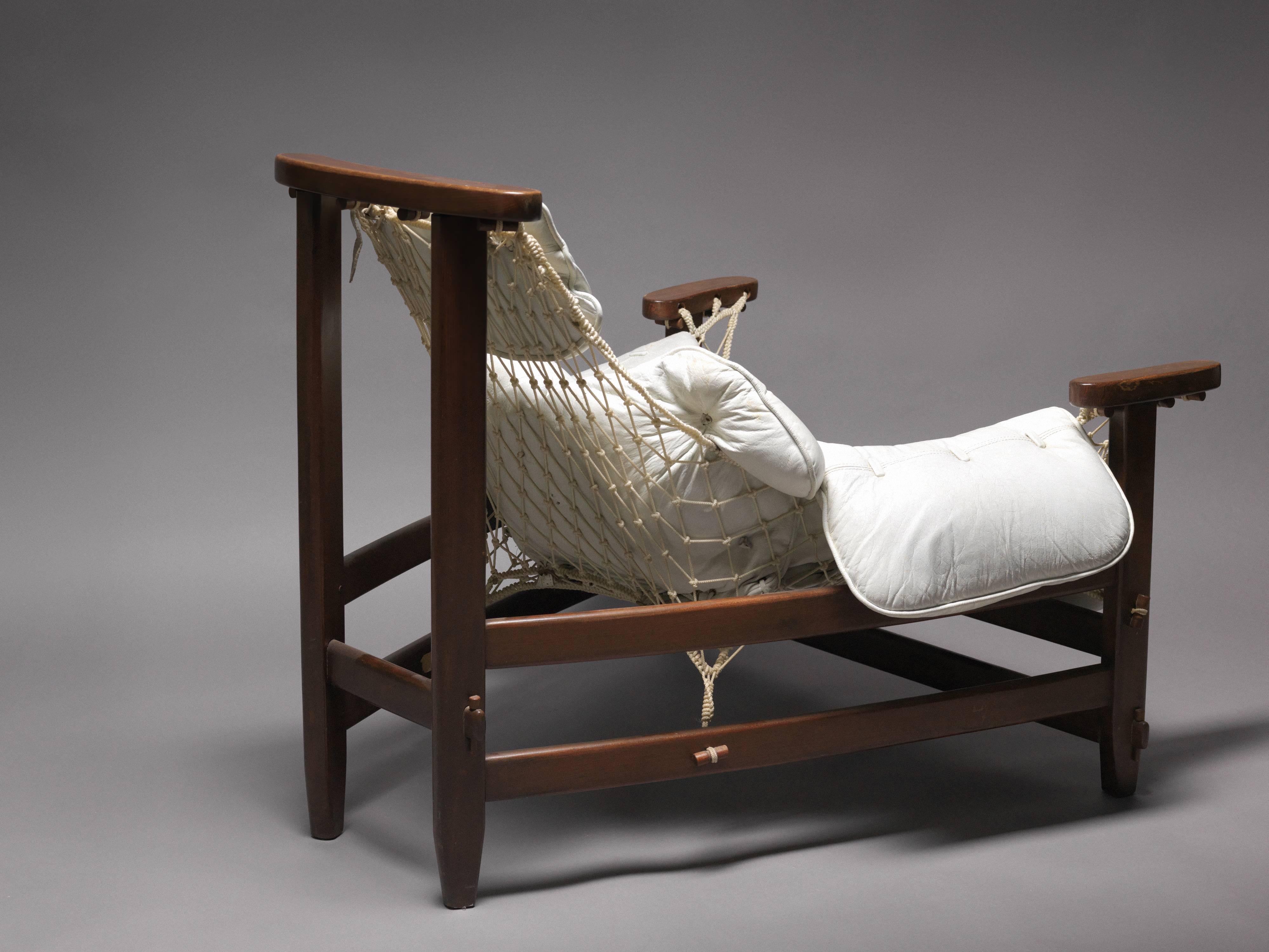 Vintage Brazilian White Armchair and Ottoman, Jangada, 1968, Jean Gillon In Good Condition In Leuven , BE
