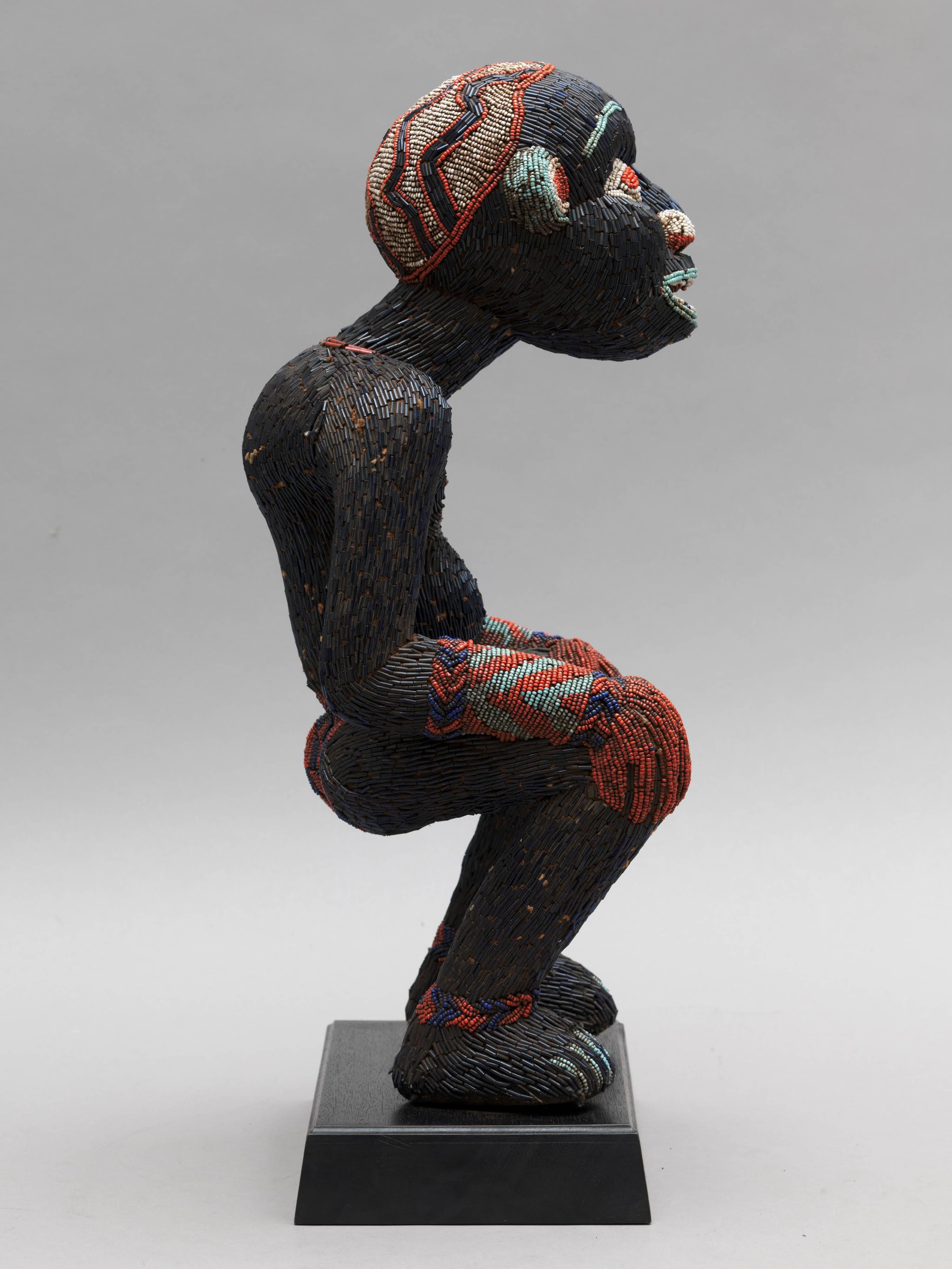 Beaded Ceremonial Dynamic Figure, Cameroon Grasslands In Good Condition In Leuven , BE