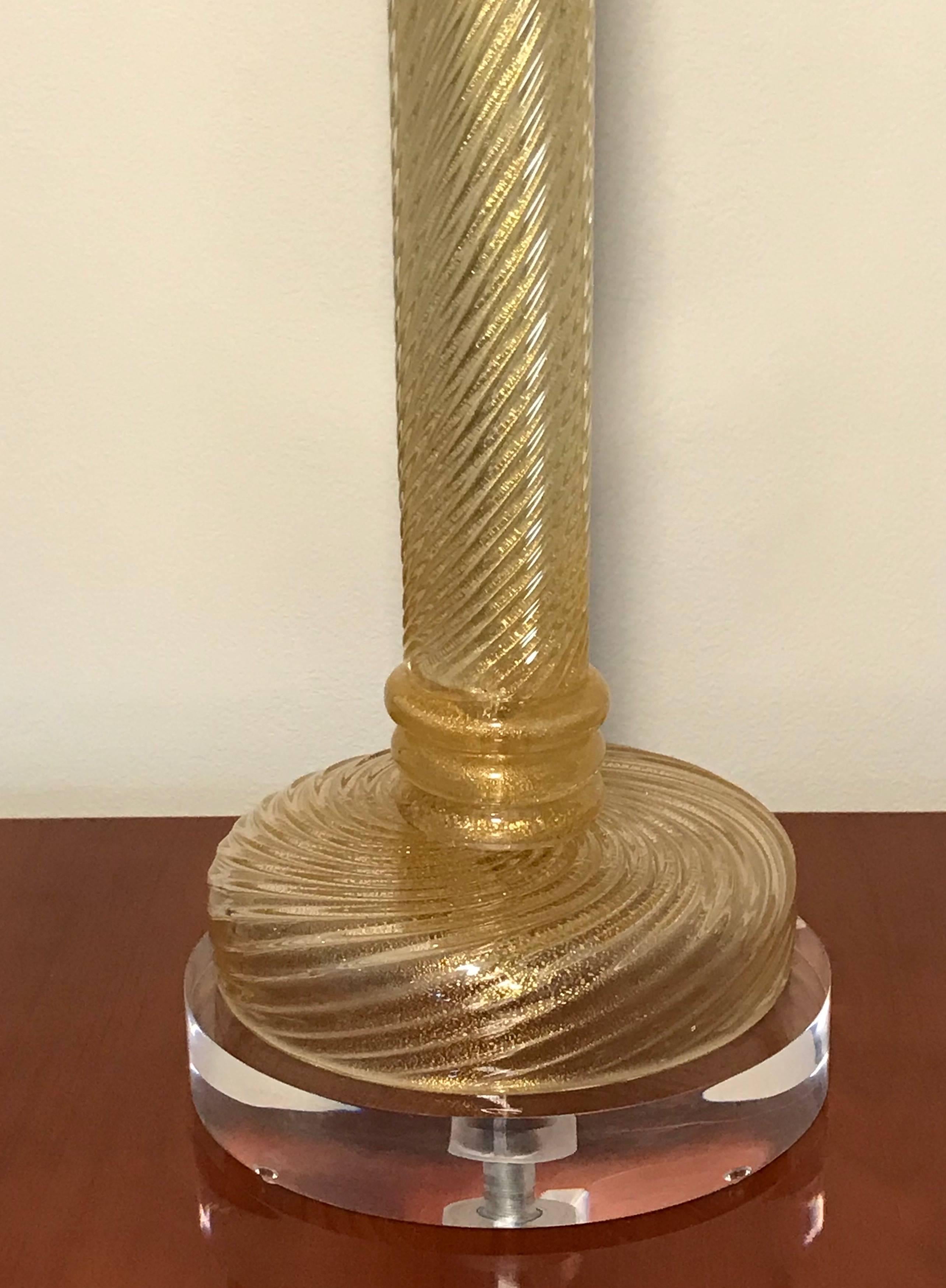Mid-20th Century Single Tall Spiral Ribbed Gold and Clear Murano Glass Lamp