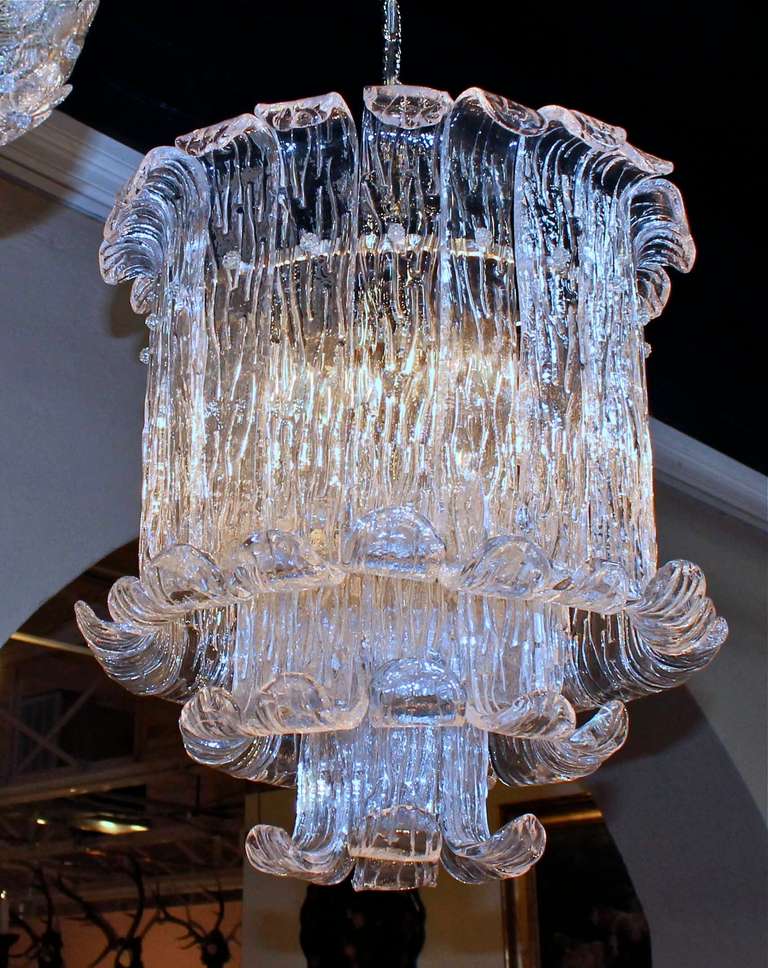 Murano Mazzega Clear Textered Glass Chandelier In Excellent Condition In Dallas, TX