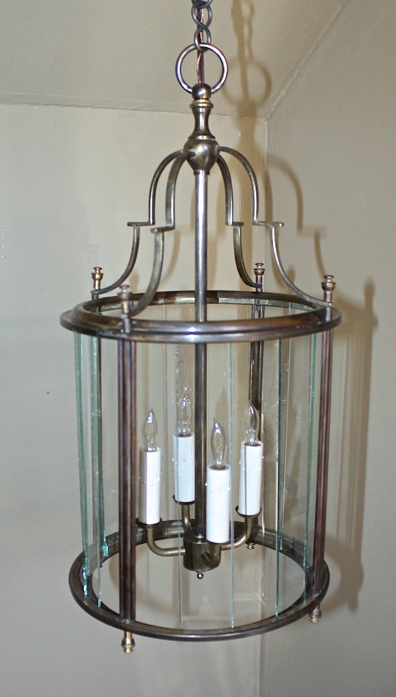 Italian Neoclassic Brass Hall Lantern Pendant Light In Good Condition For Sale In Dallas, TX