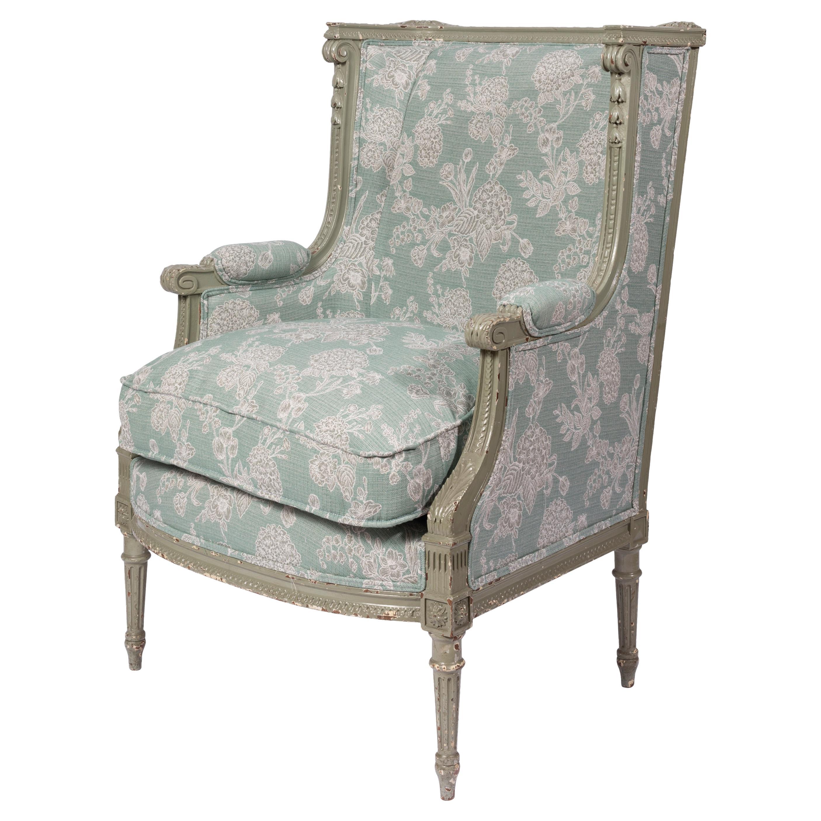 Poltrona Bergère francese in stile Luigi XVI con tessuto invecchiato in vendita
