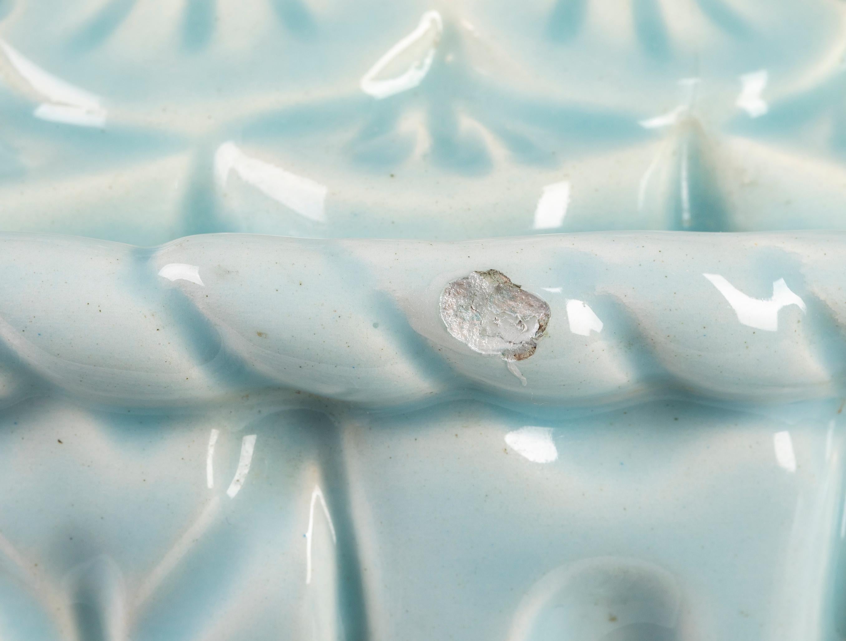Grande lampe de table en céramique espagnole du milieu du siècle, glaçure bleu aquatique, néoclassique en vente 2