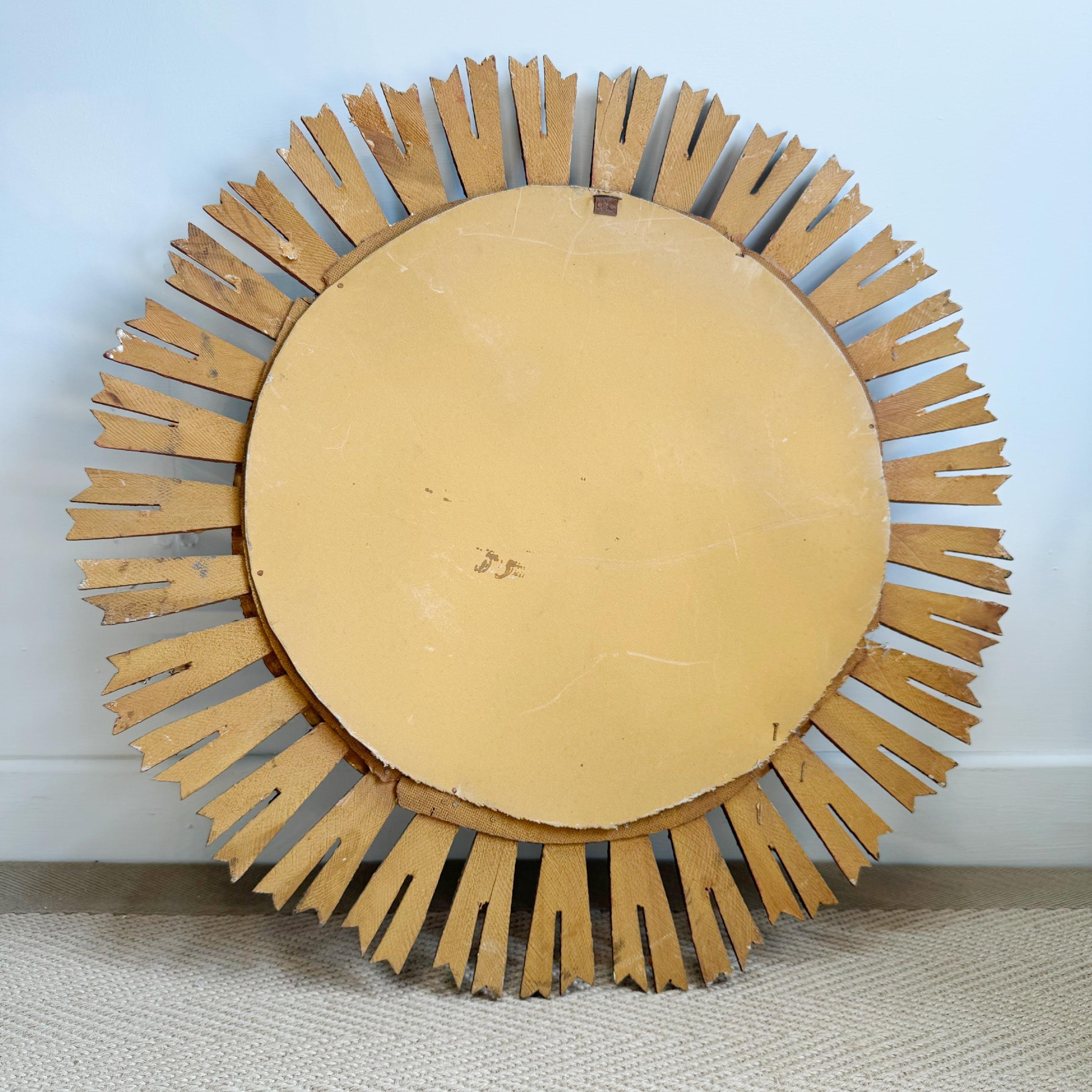 Miroir en bois doré en forme de soleil Circa 1900 en vente 3