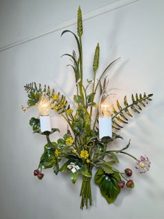 Salvadori Wandleuchte mit Wildblumen- und Obstmotiv im Tole-Stil, Italien, 1960er Jahre
