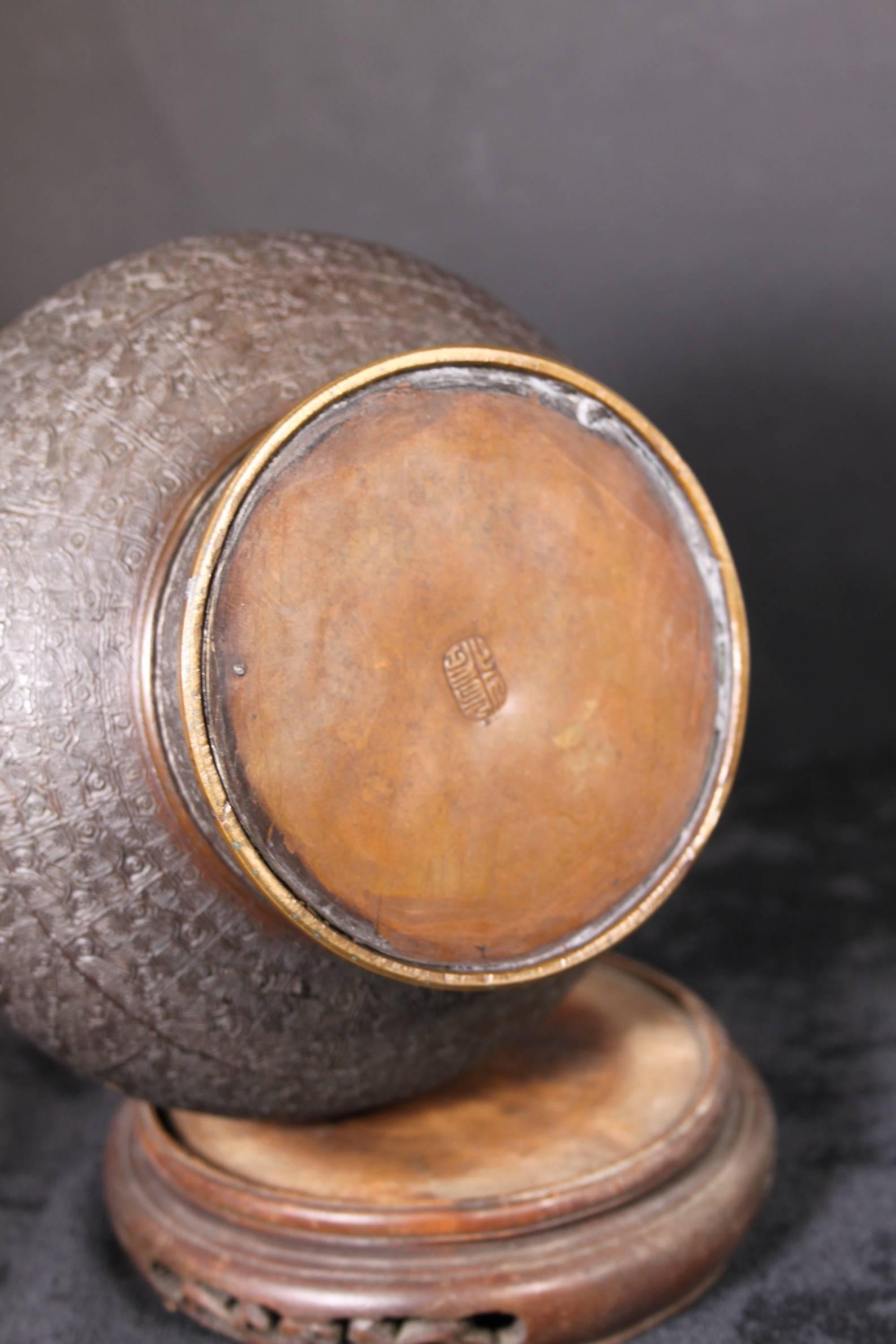 19th Century Japanese Bronze Cloisonne Enamel Vase with Elephant Handles For Sale 3