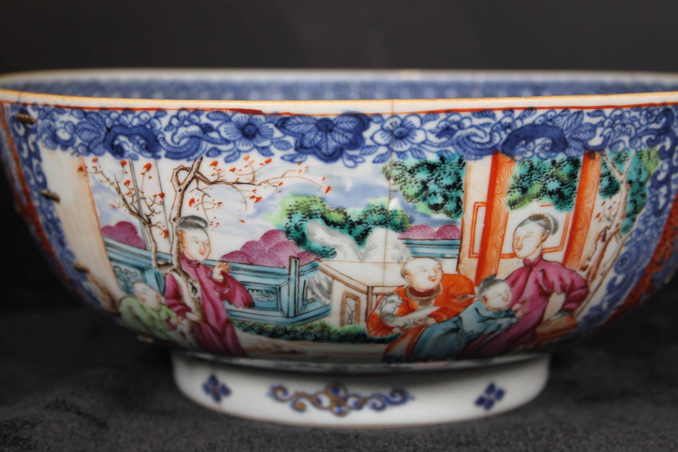 18th Century Qianlong Qing Dynasty Chinese Export Ware Porcelain Punch Bowl For Sale 6
