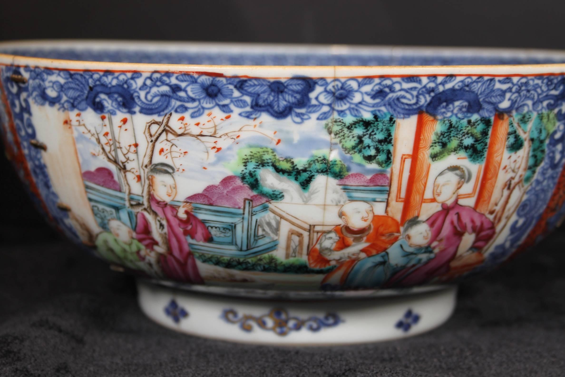 18th Century Qianlong Qing Dynasty Chinese Export Ware Porcelain Punch Bowl For Sale 1