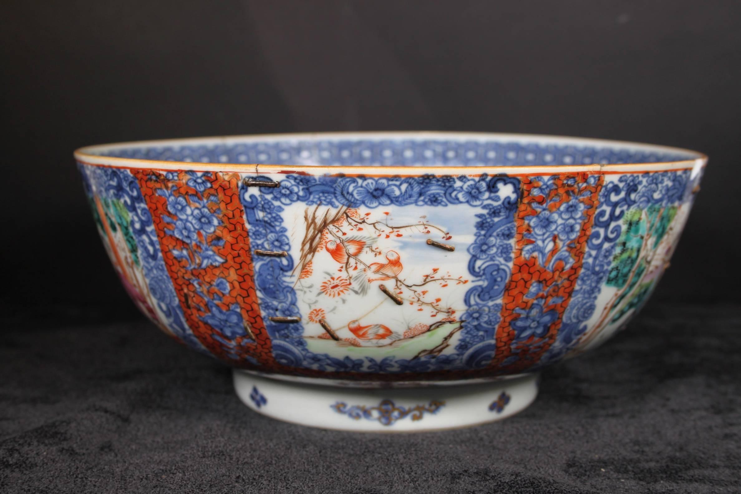 18th Century Qianlong Qing Dynasty Chinese Export Ware Porcelain Punch Bowl For Sale 3
