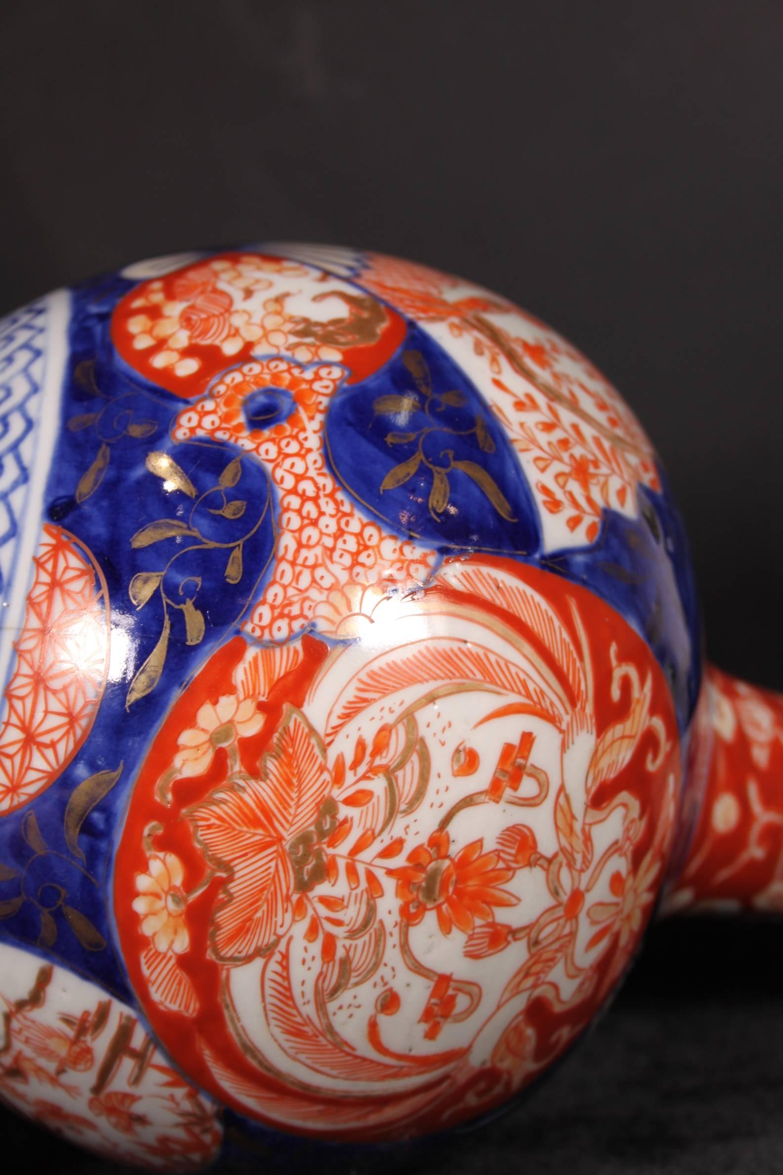 19th Century Japanese Meiji Imari Style Export Globe Vase For Sale 2