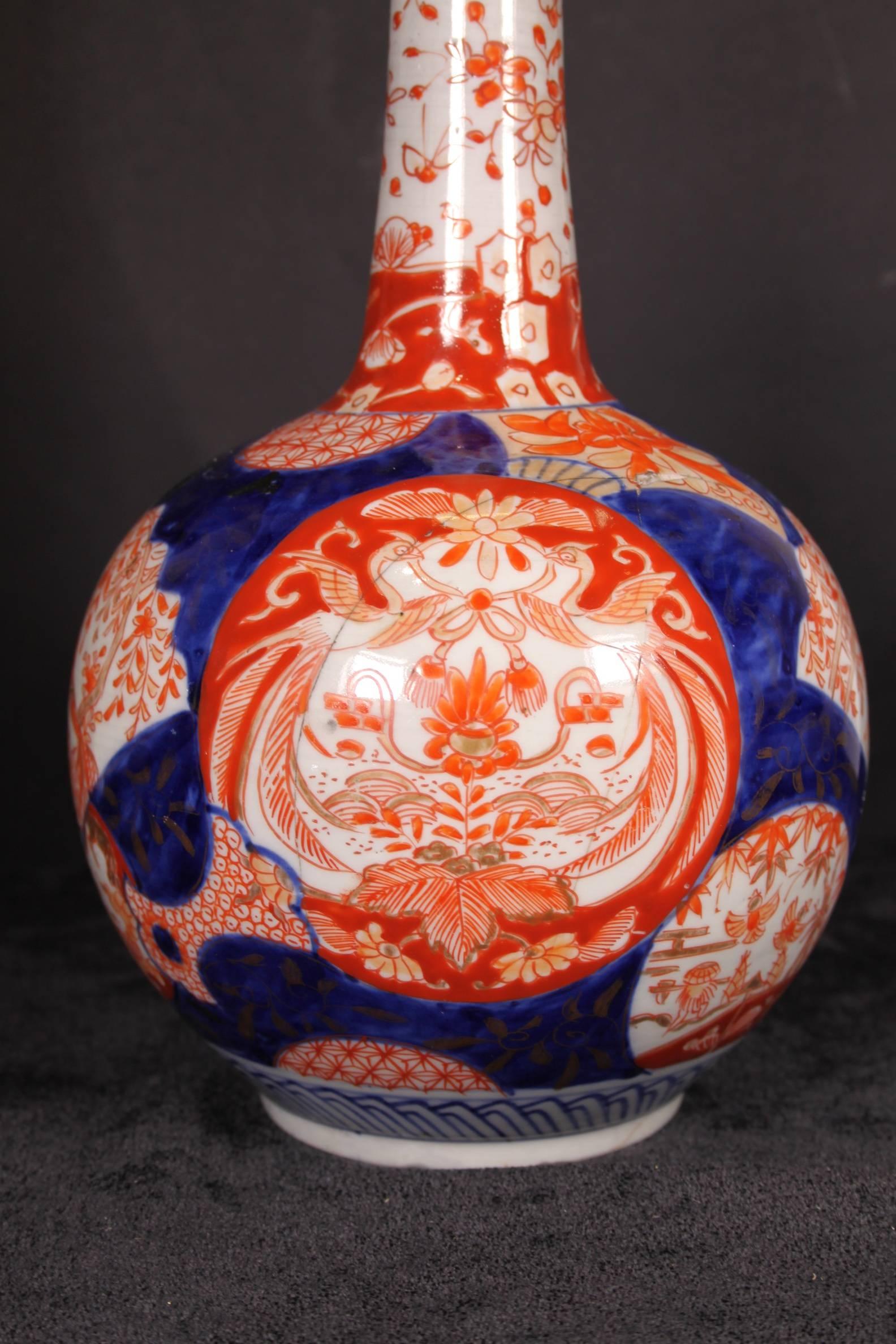 19th Century Japanese Meiji Imari Style Export Globe Vase For Sale 4
