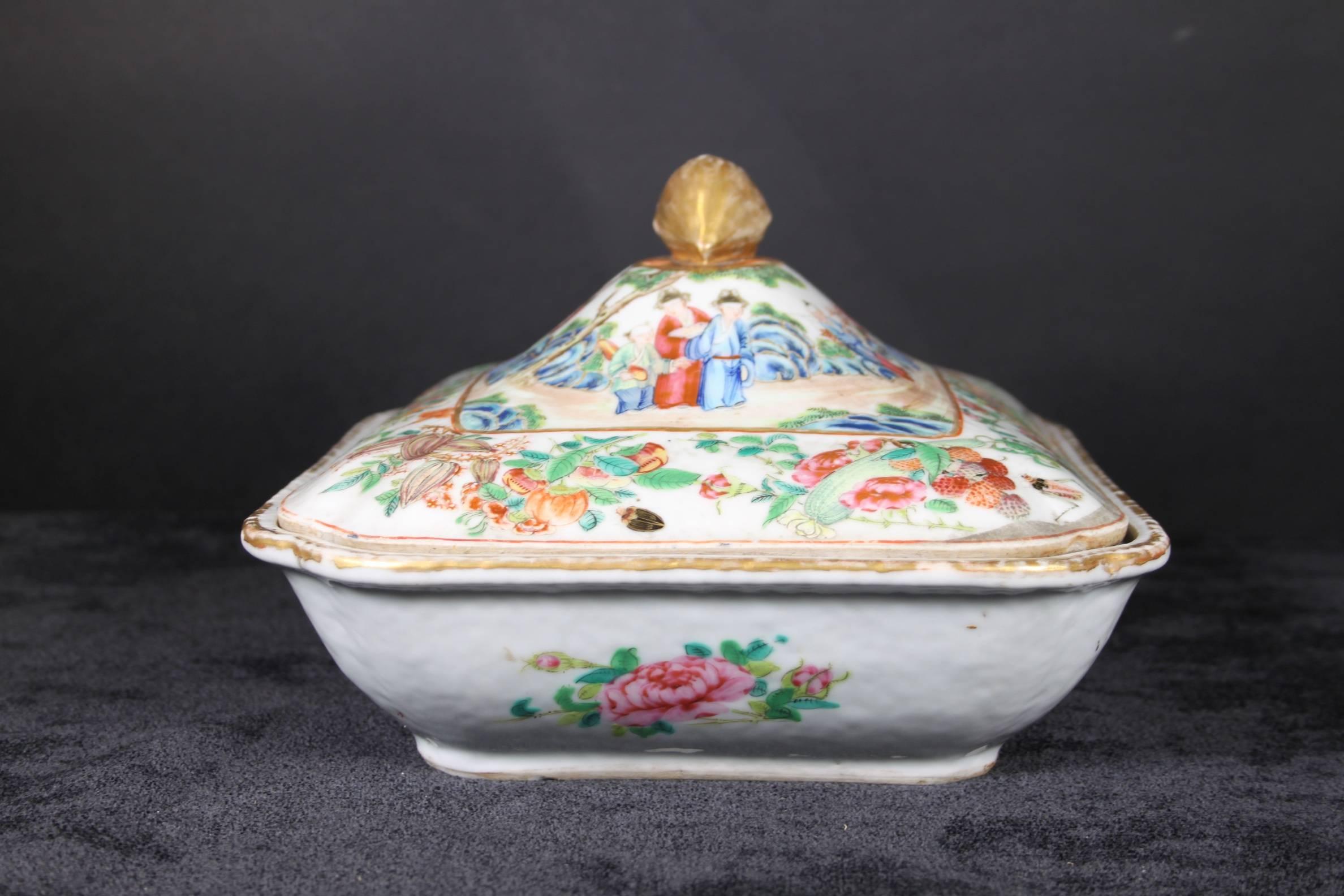 19th Century 1850 Chinese Porcelain Canton ware Famille Rose Export Tureen Dish For Sale 3