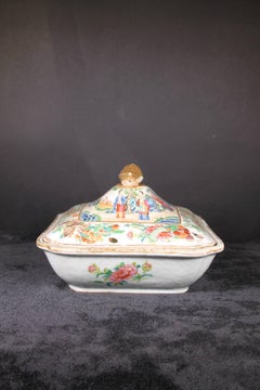 19th Century 1850 Chinese Porcelain Canton ware Famille Rose Export Tureen Dish