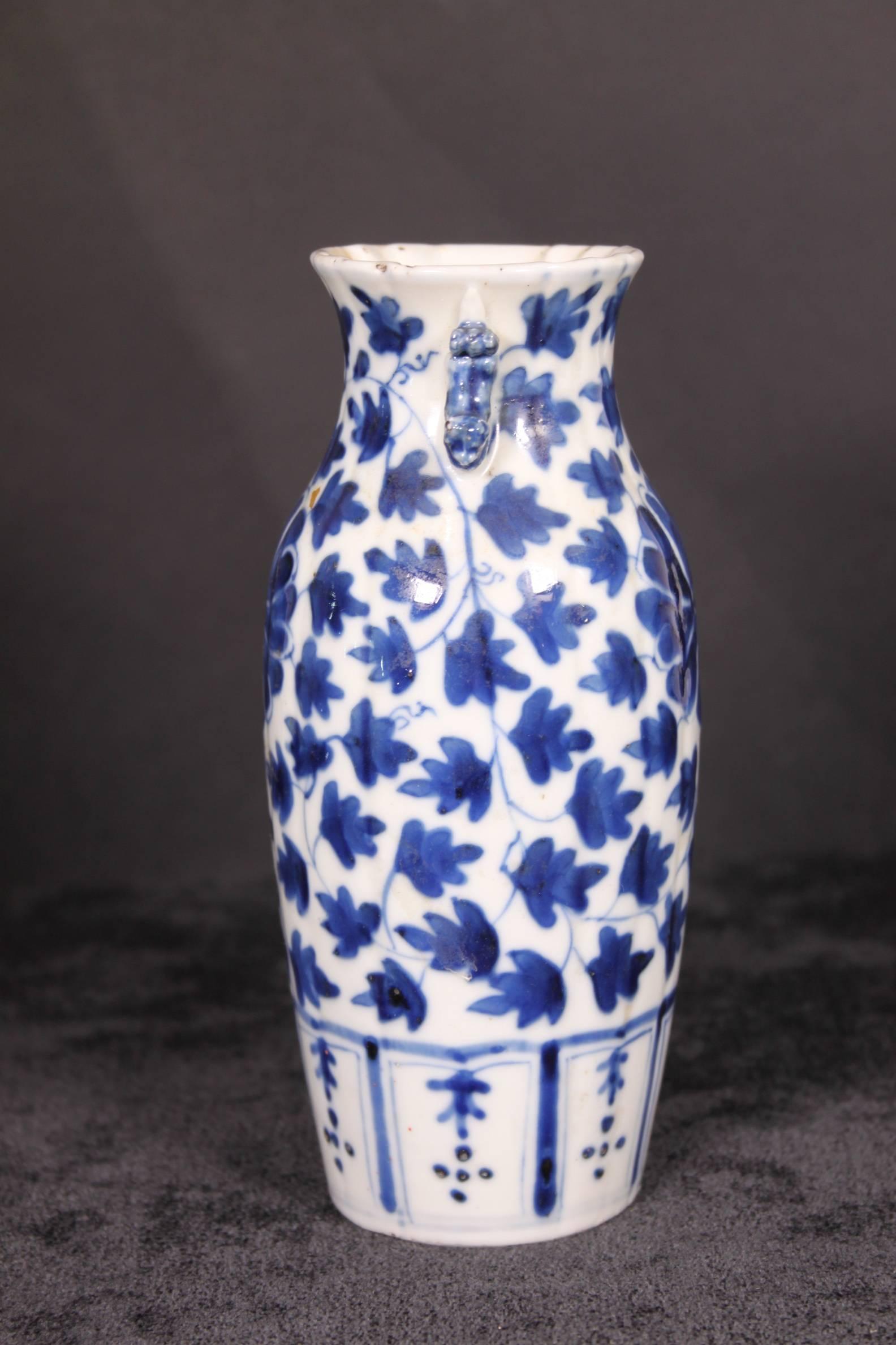 Chinese Blue and White Porcelain Vase Qing Dynasty Period, Circa 1900 For Sale 5