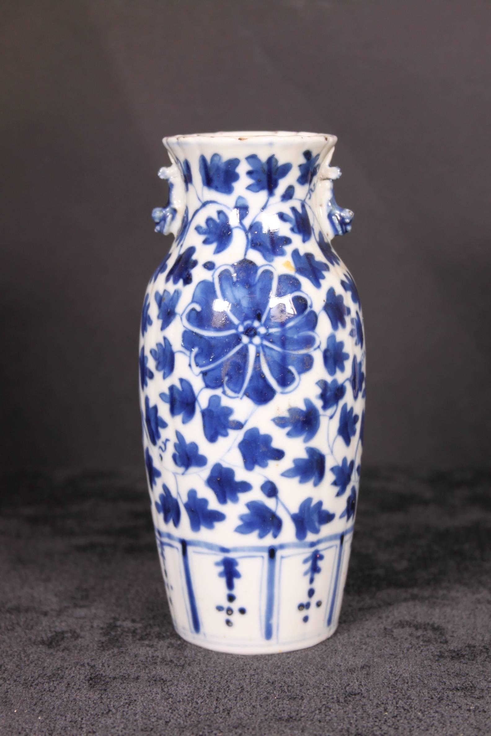 Chinese Blue and White Porcelain Vase Qing Dynasty Period, Circa 1900 For Sale 4