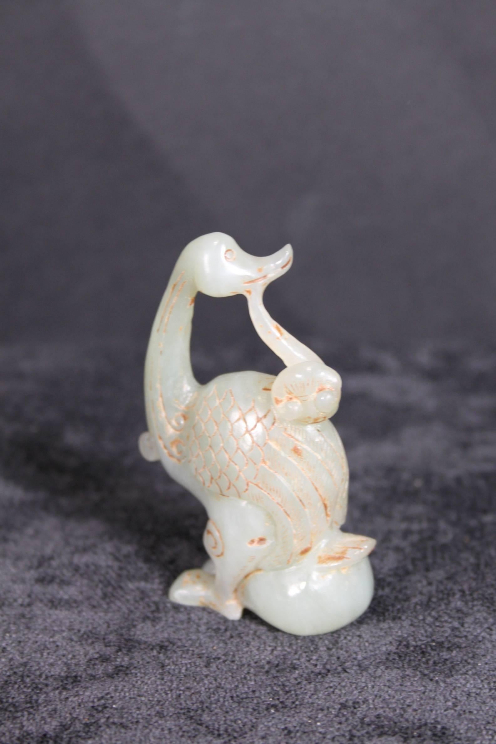 Chinese Mid-20th Century Jade Nephrite Goose Carving Figure For Sale 3