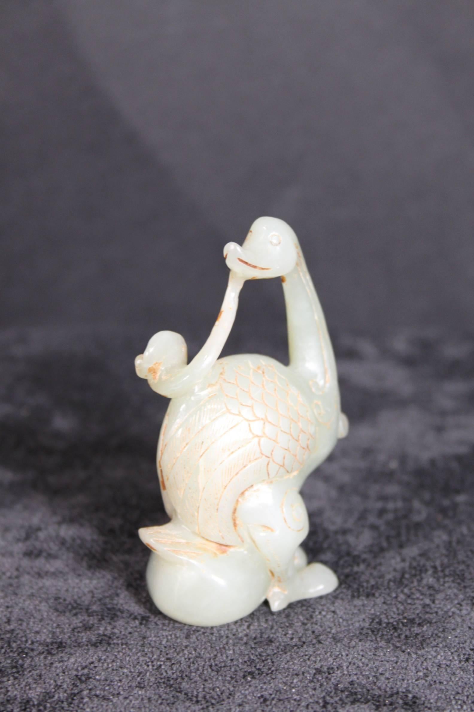 Mid-20th Century Jade Goose carving. In excellent condition. From Chinese Republic period. 