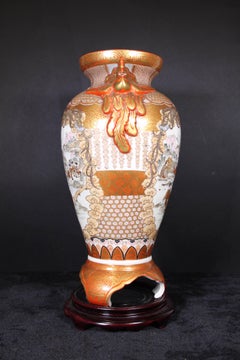 19th Century Japanese Meiji Period Kutani Footed Porcelain Vase