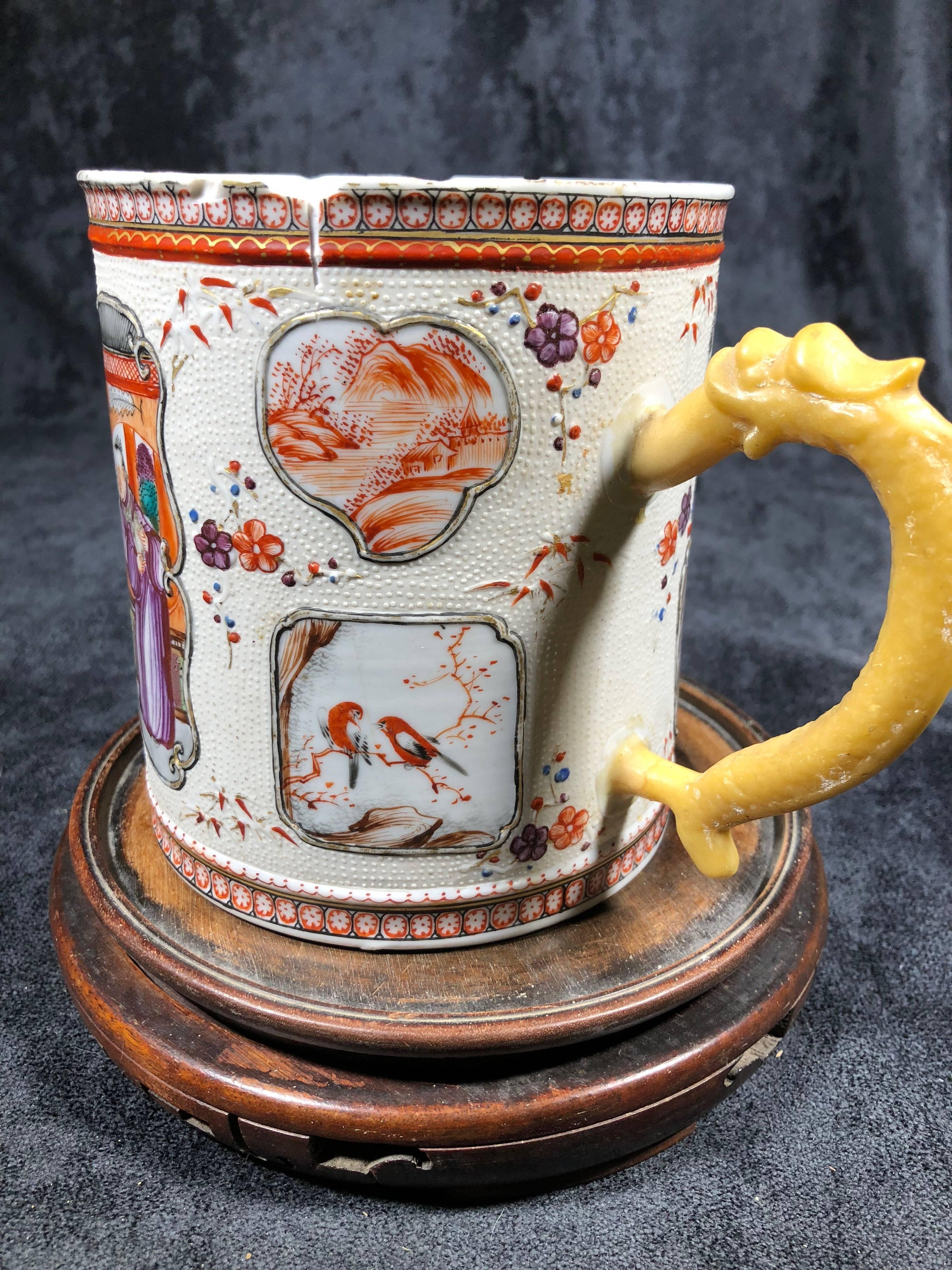18th Century Qianlong Qing Dynasty Chinese Export Chicken Skin Tankard For Sale 1