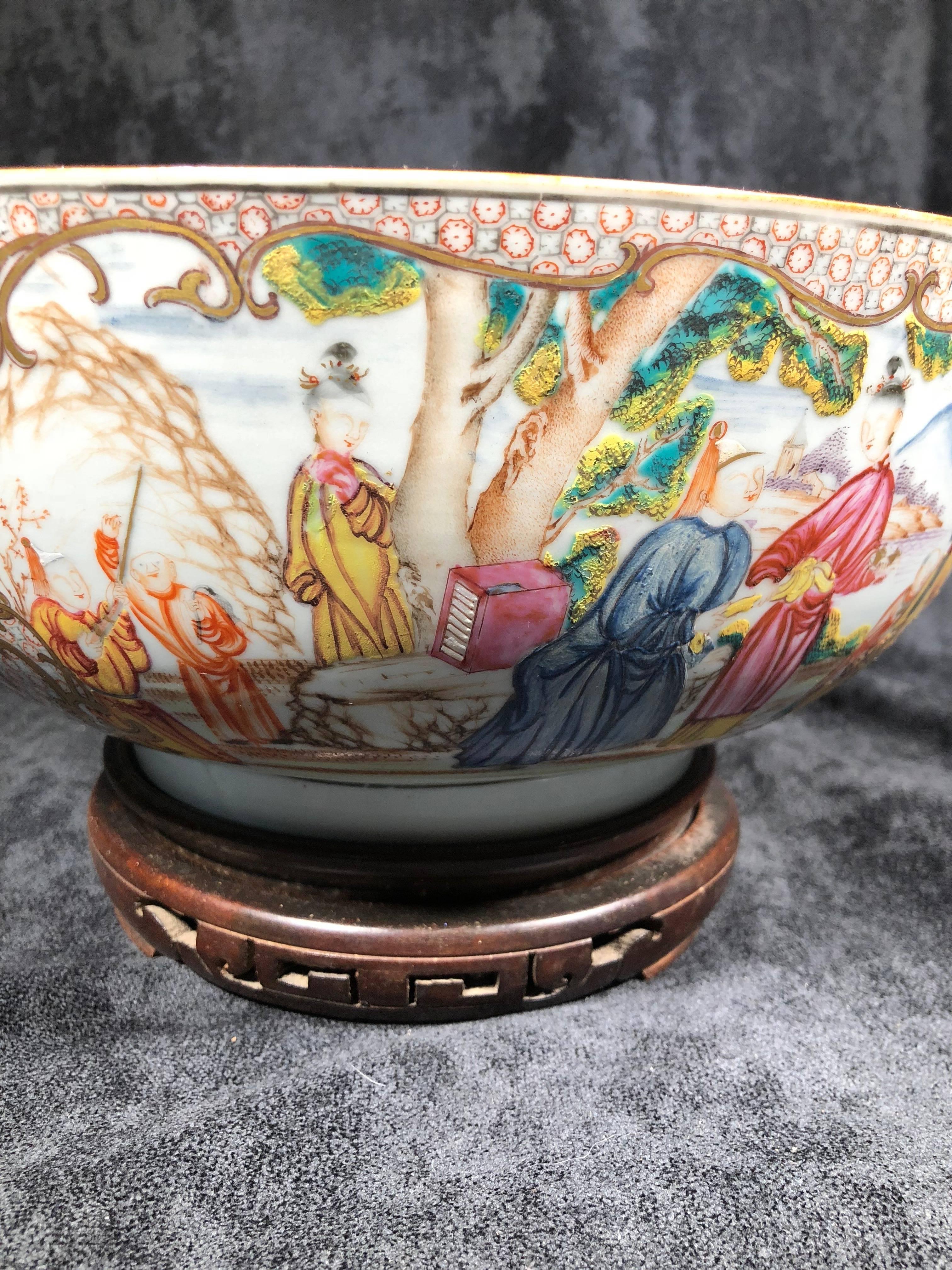 Late 18th Century 18th Century Chinese Qianlong Export Ware Porcelain Punch Bowl For Sale