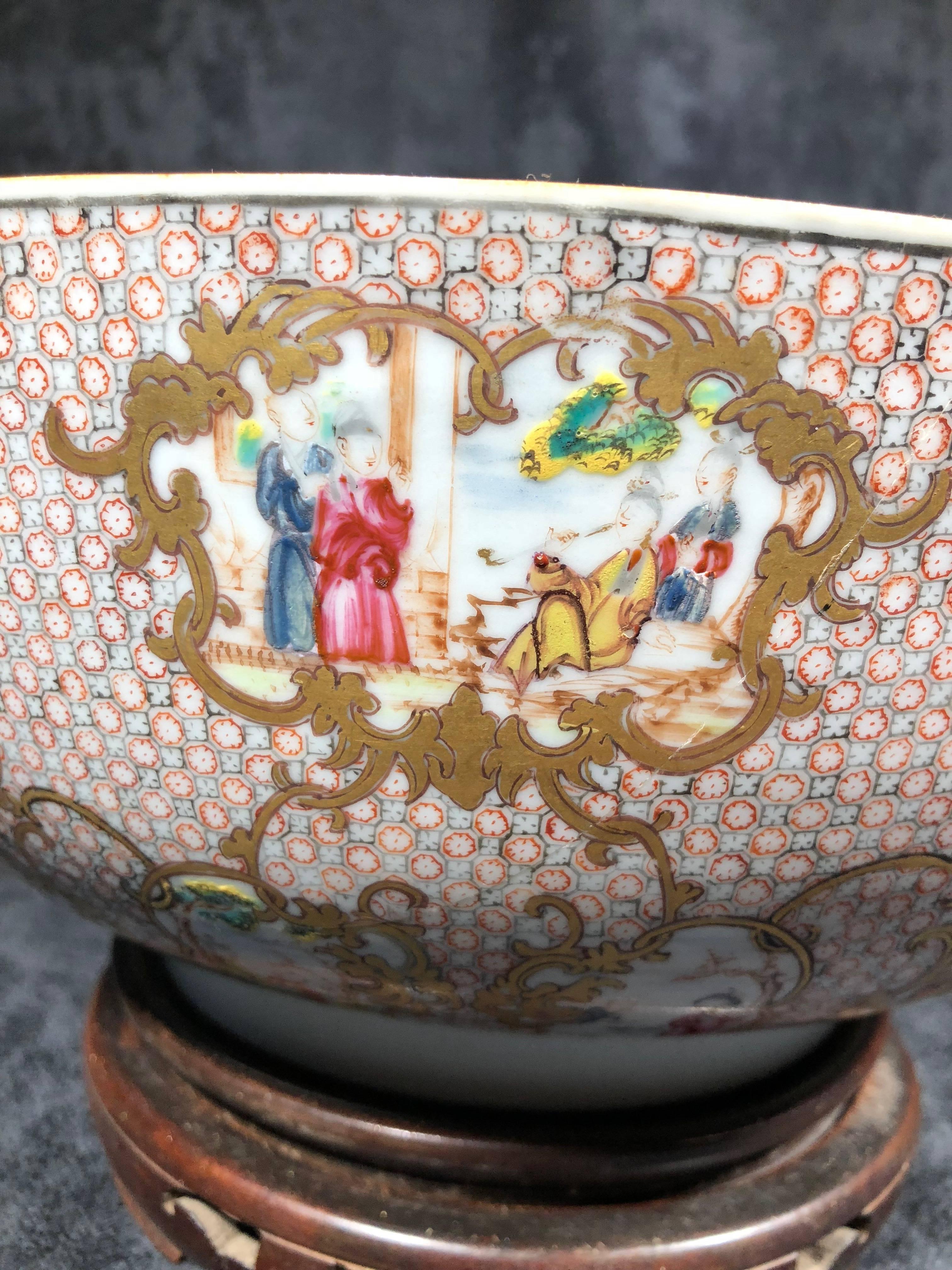 18th Century Chinese Qianlong Export Ware Porcelain Punch Bowl For Sale 1