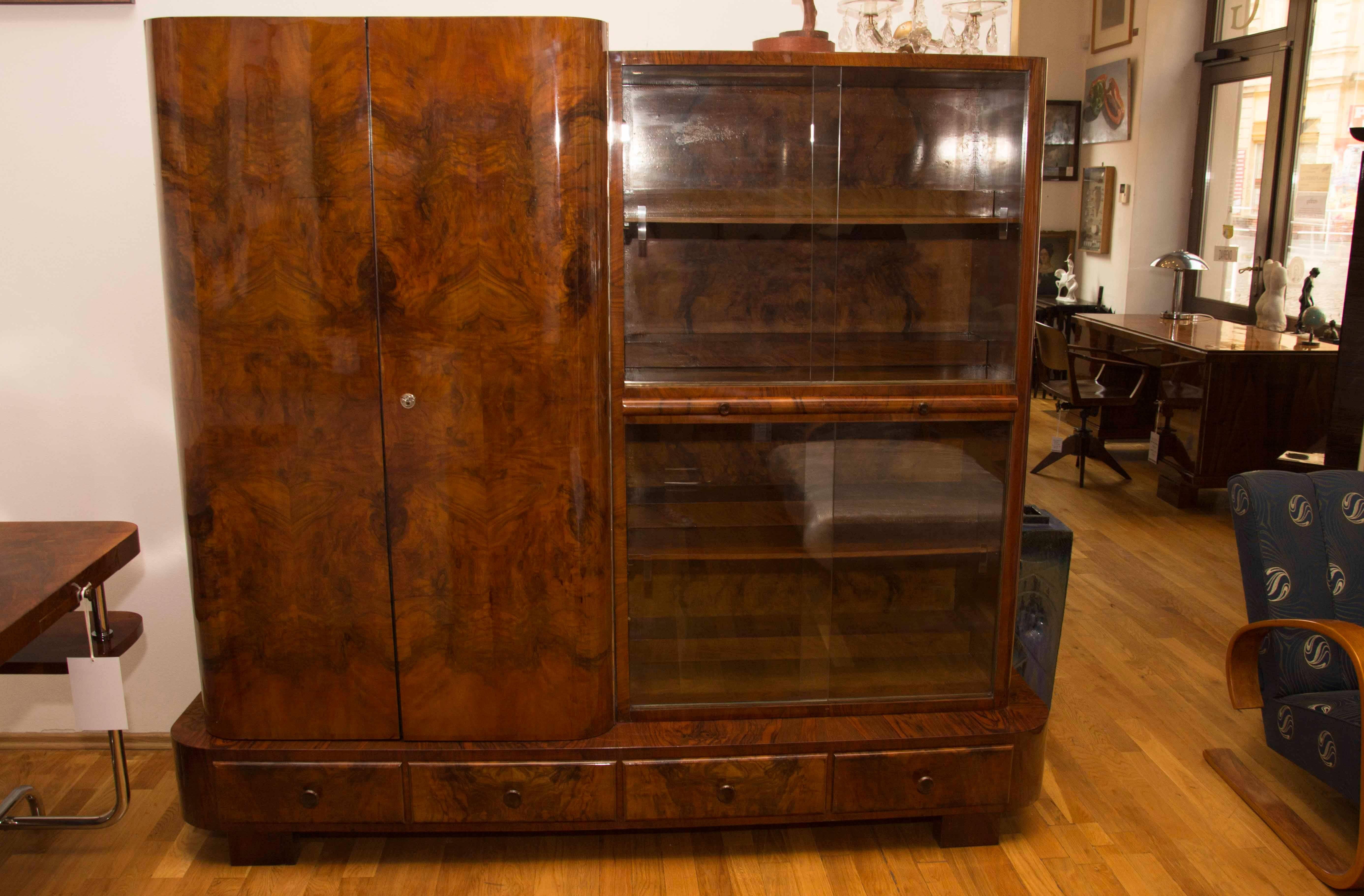 Library Cabinet in Walnut by Jindrich Halabala for UP Zavody, 1930s In Excellent Condition In Prague 8, CZ