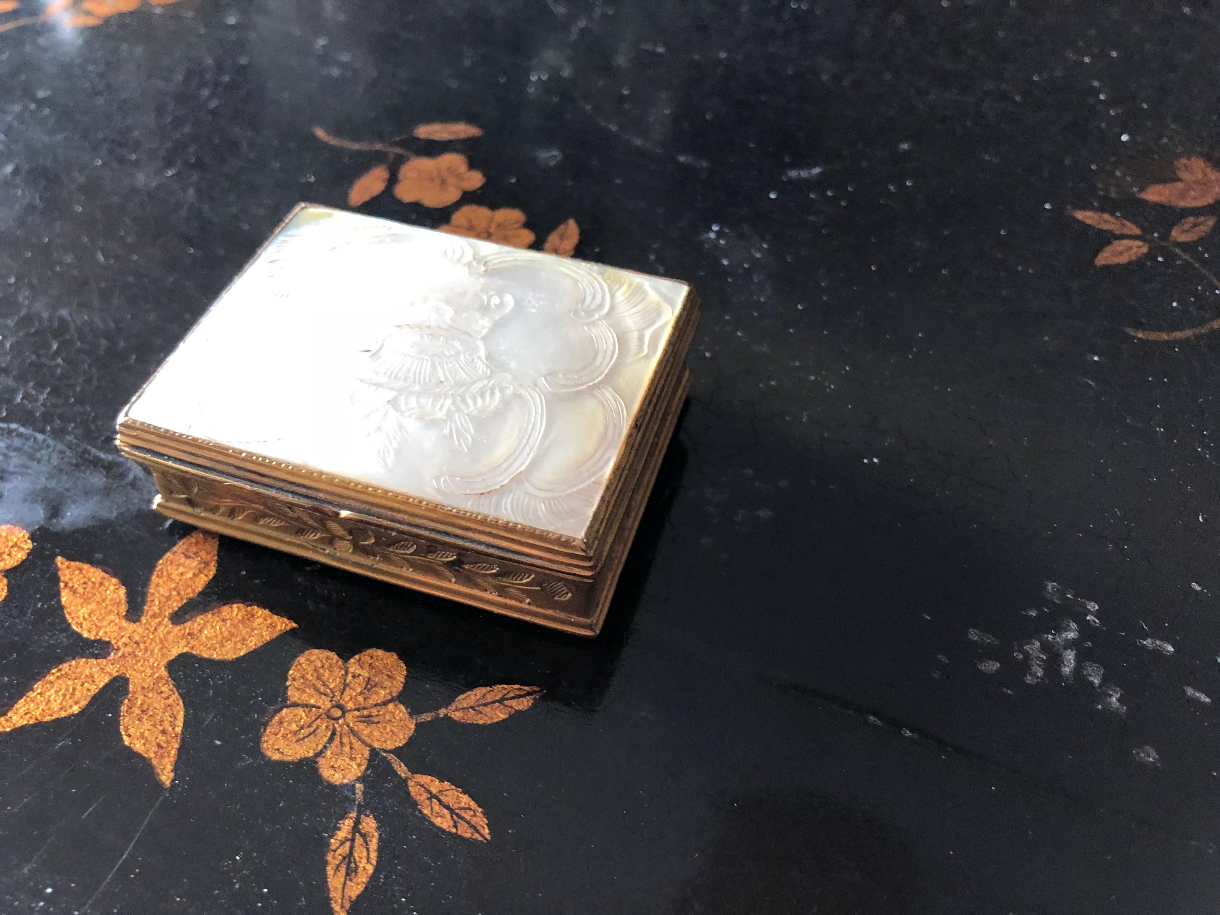 Rococo French Patch Box or Beauty Mark 'Marque de beauty/Mouches' Box