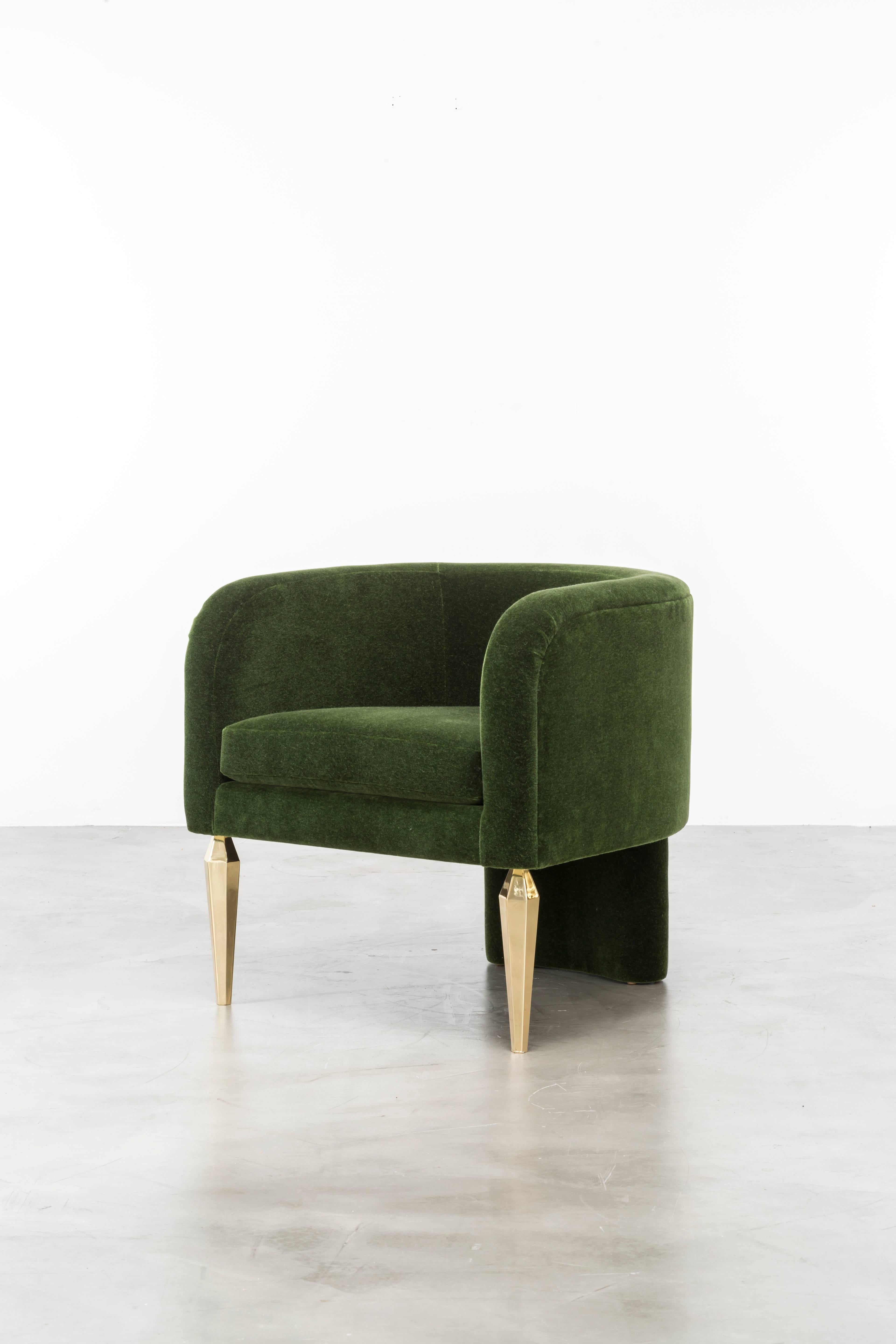 POMPE CHAIR - Modern Mohair Chair with Stiletto Legs and a Waterfall Back

The Pompe Chair is a modern and stylish piece of furniture designed to make a bold statement in any room. Its design is inspired by the glamorous stilettos of the 1970s, and