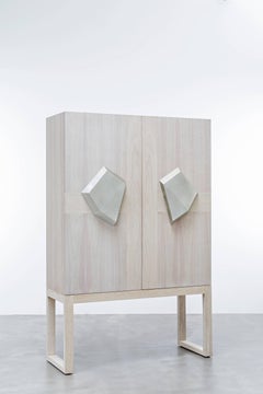 COUER CABINET - Modern Cabinet with Bleached Oak and Walnut Doors