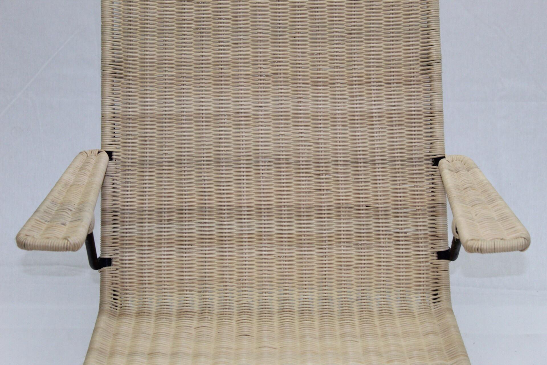 Mexican Iron and Rattan Chaise Longue 4