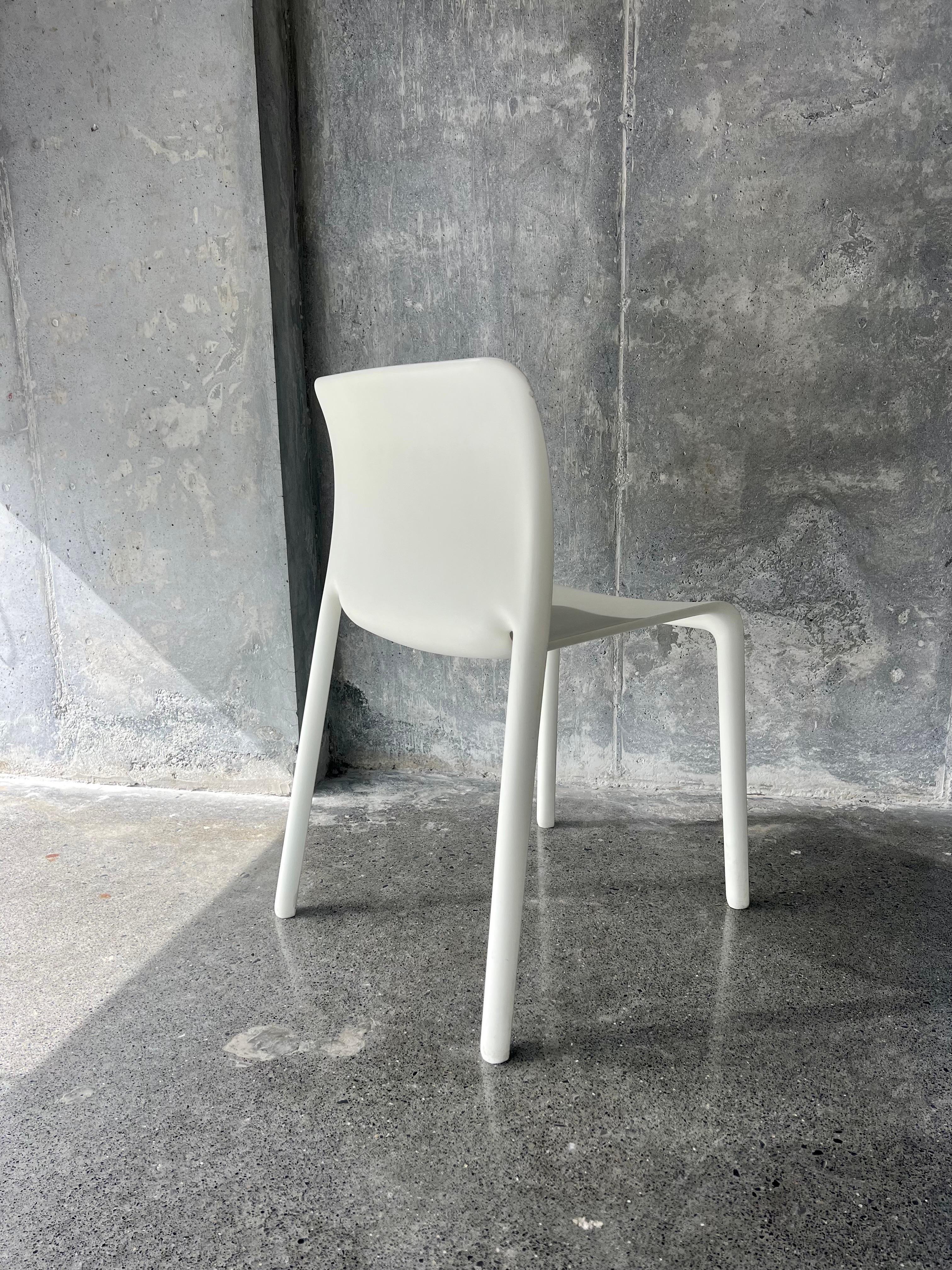 Plastique Ensemble de  7 premières chaises de Stefano Giovannoni pour MAGIS en vente