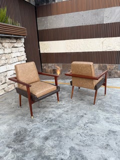 Pair of Mid-Century Modern Lounge Chairs, circa 1960s