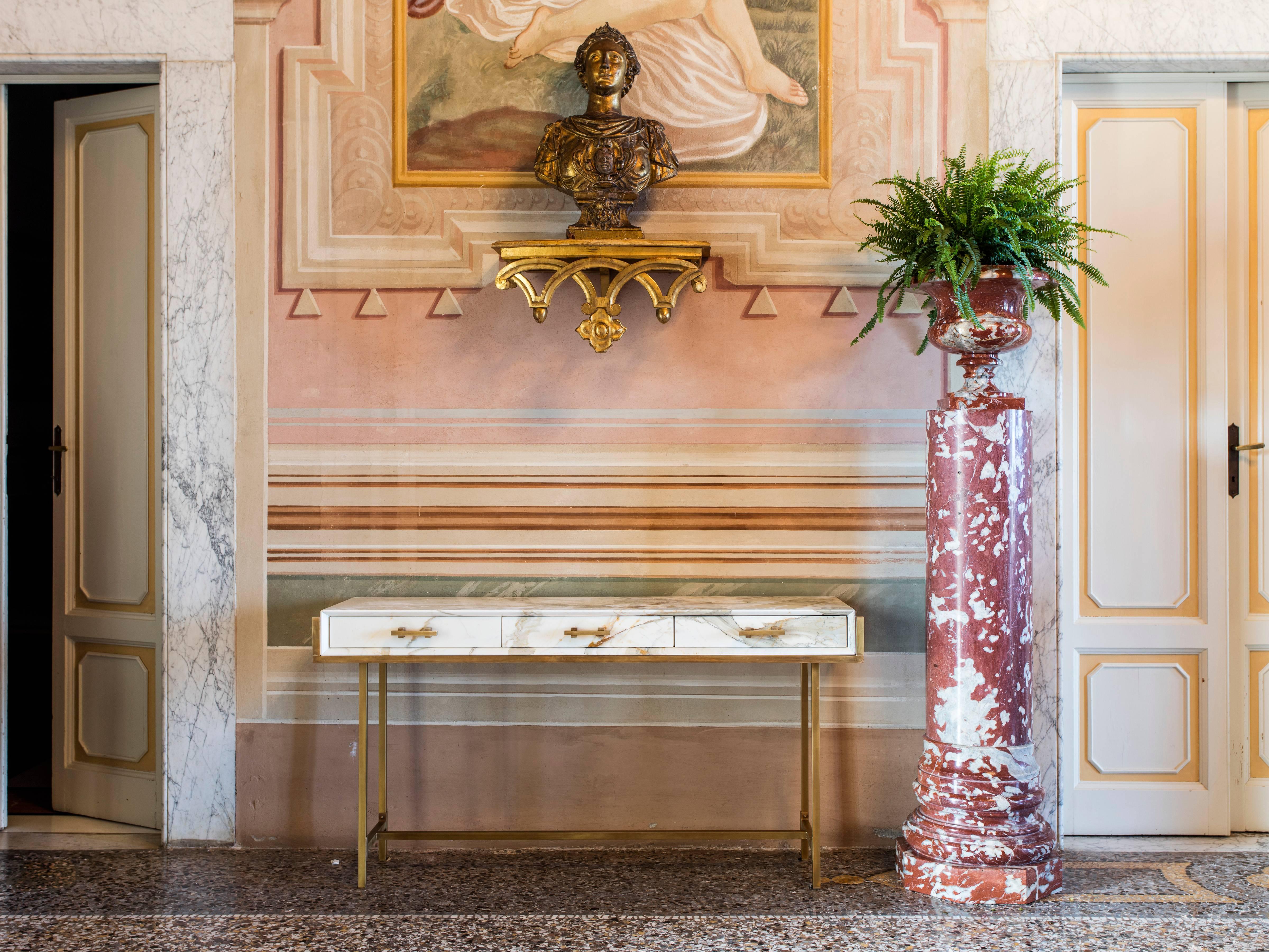 Medea is a console side table in Paonazzo marble, drawers in cherry wood and the under-structure in solid brass.
Medea belongs to the Capsule collection 2017 by Massimiliano Giornetti, long time creative director for the fashion house Salvatore