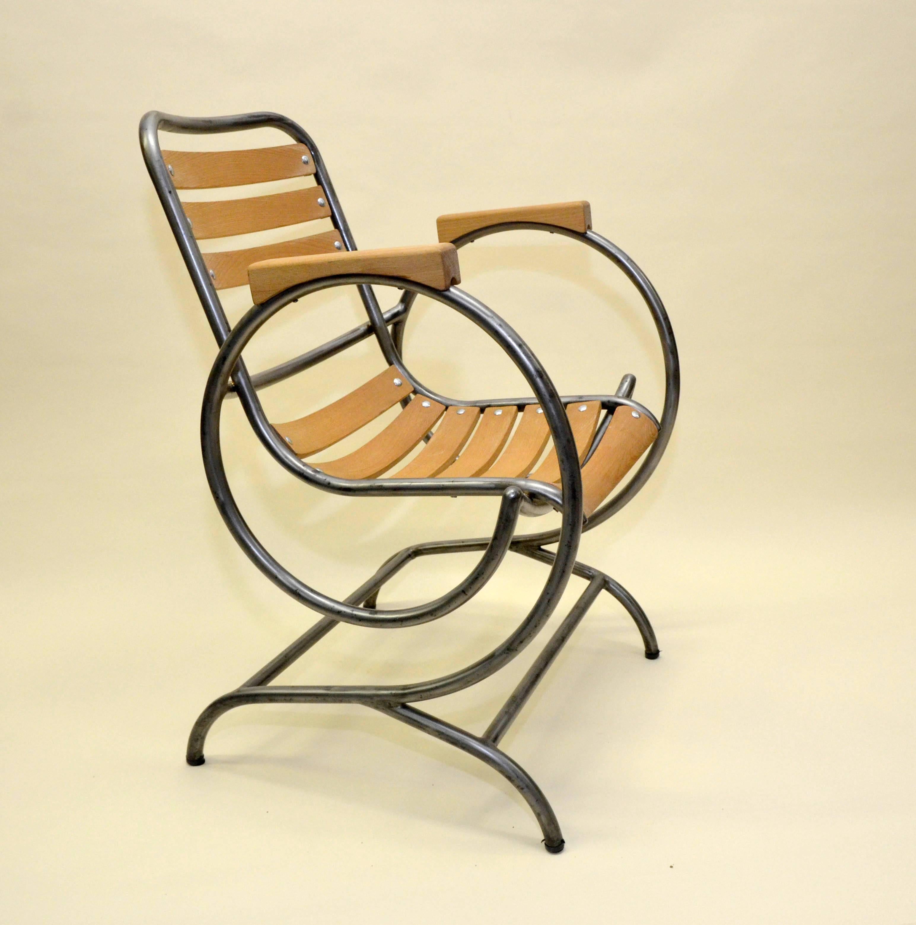 1950s Flexi-Tube Industrial Metal and Wood French Armchair In Good Condition For Sale In Milan, IT