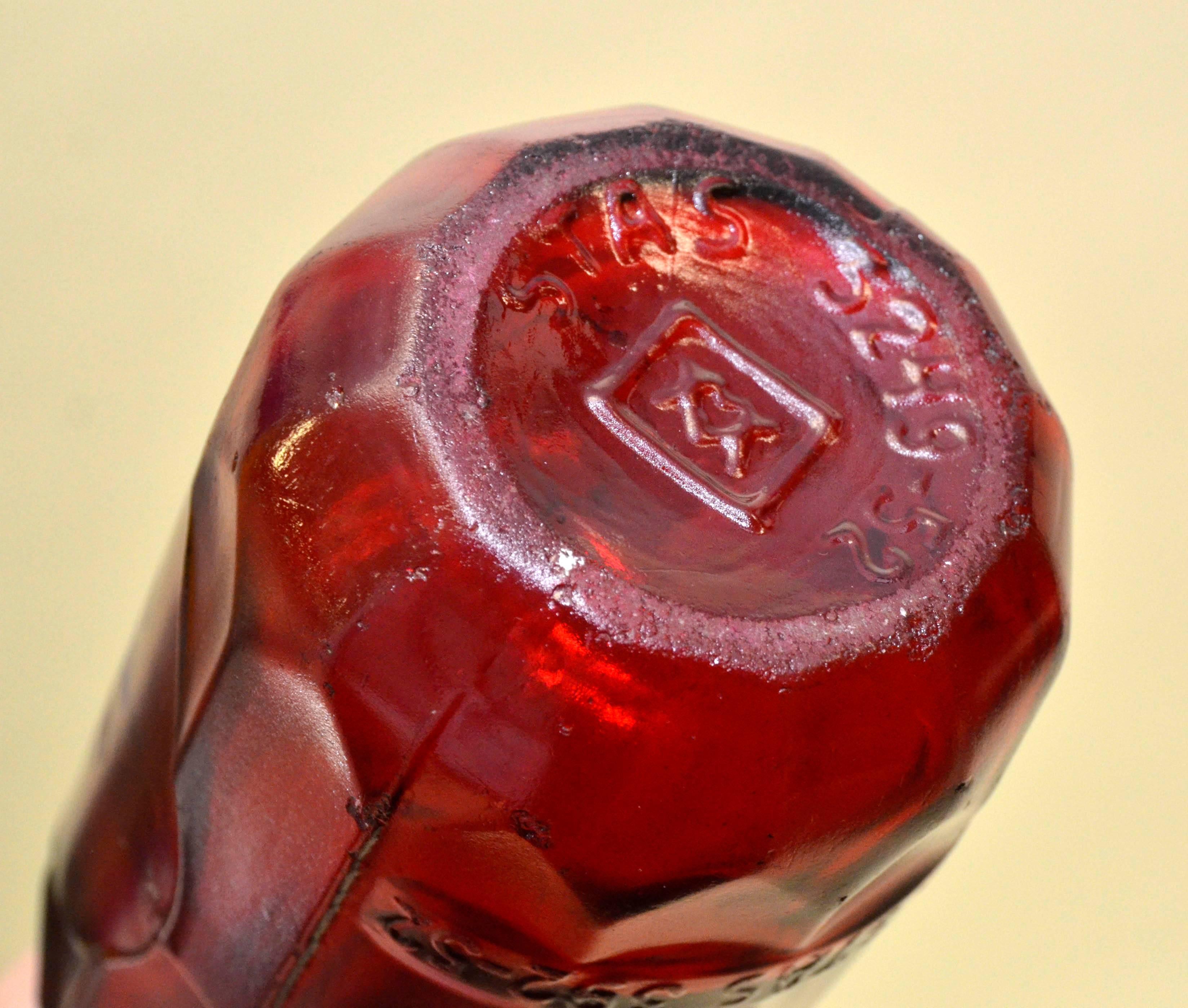 1950s Red Glass Italian Soda Syphon Seltzer Campari Bar Bottle In Good Condition In Milan, IT