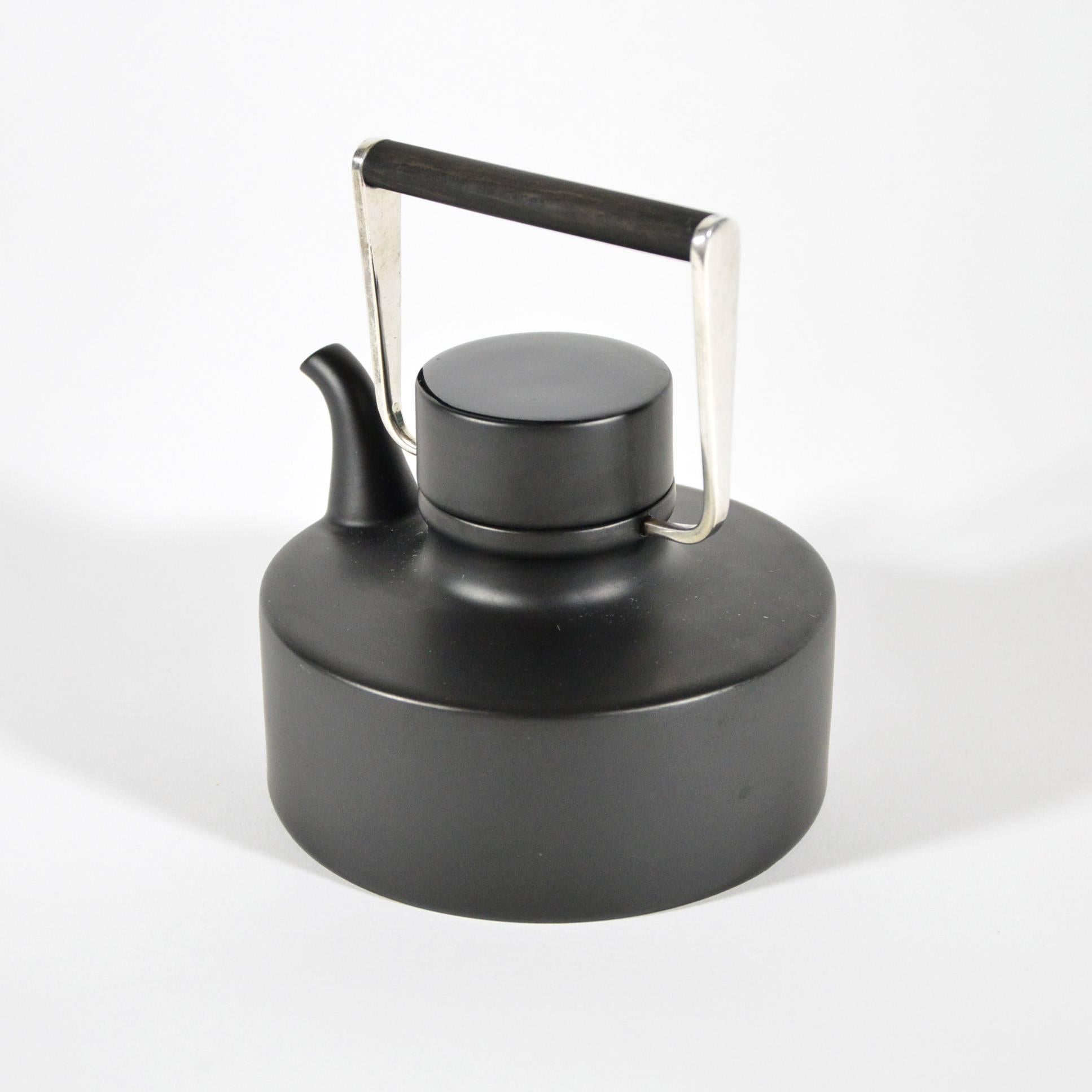 German Black Porcelain Teapot by Tapio Wirkkala for Rosenthal Studio Linie, 1963