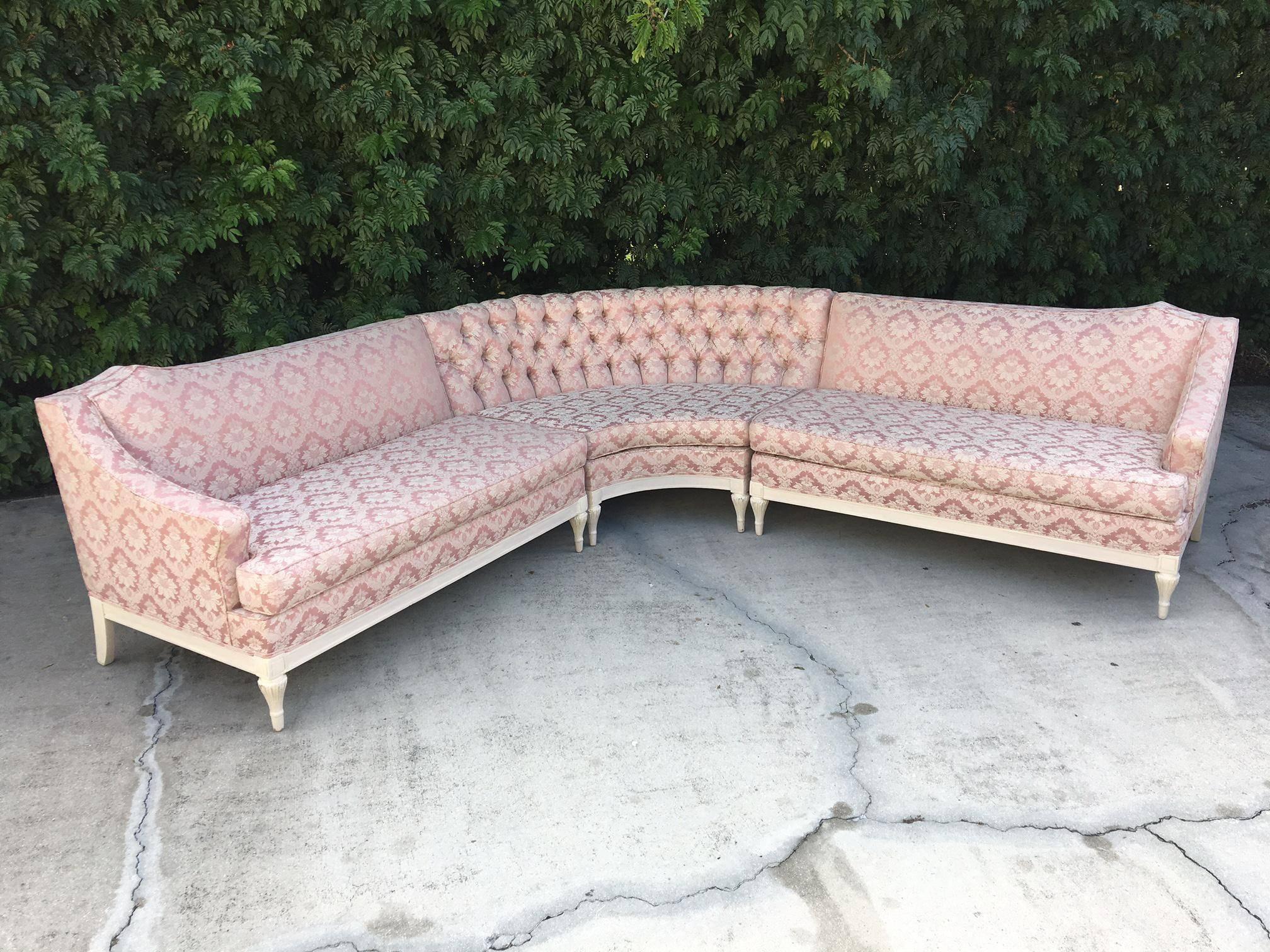 Four Piece Hollywood Regency Pink Damask Tufted Sectional Sofa In Excellent Condition In Jacksonville, FL