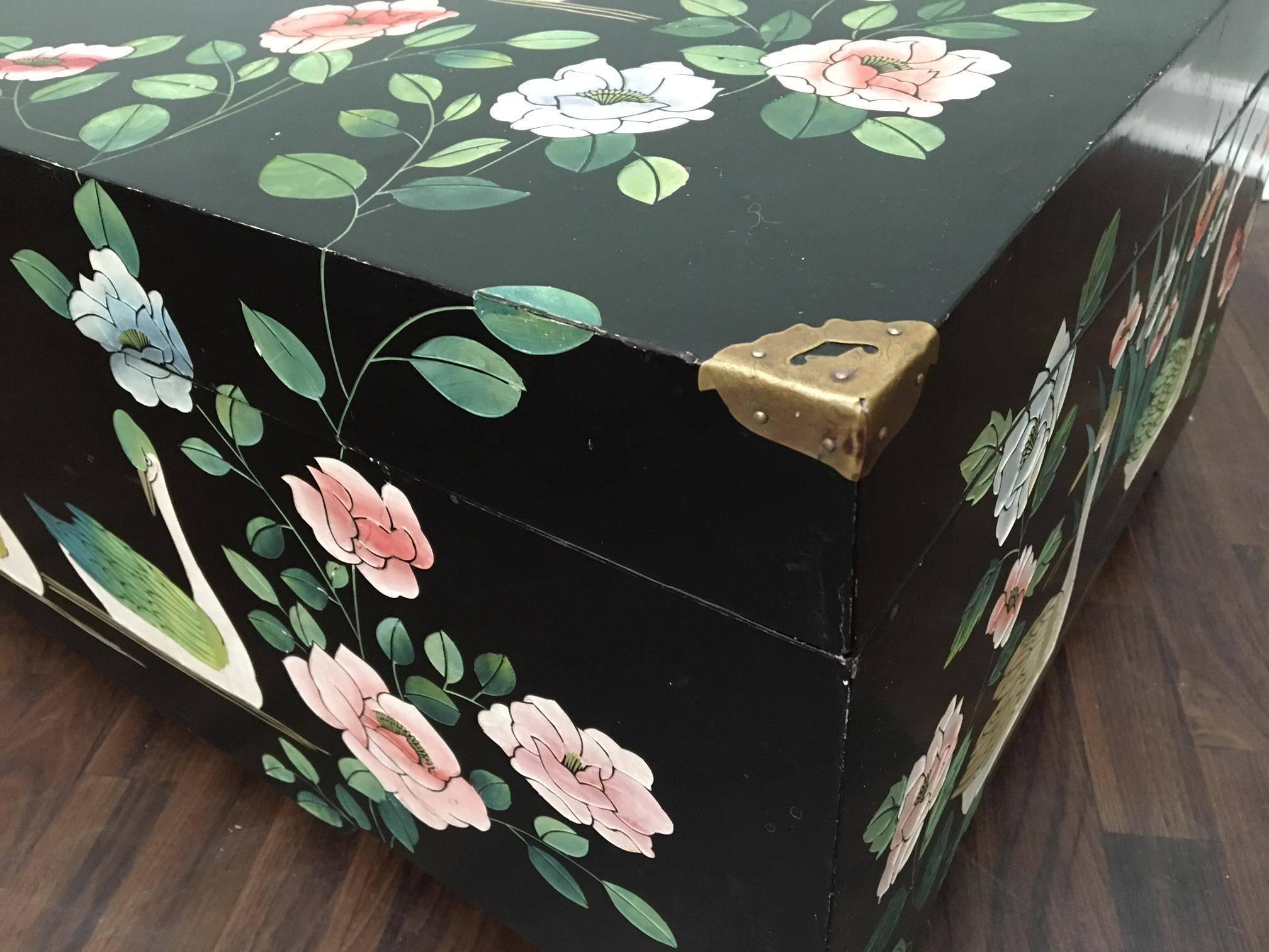 Wood Mid Century Asian Chinoiserie Hand Painted Trunk