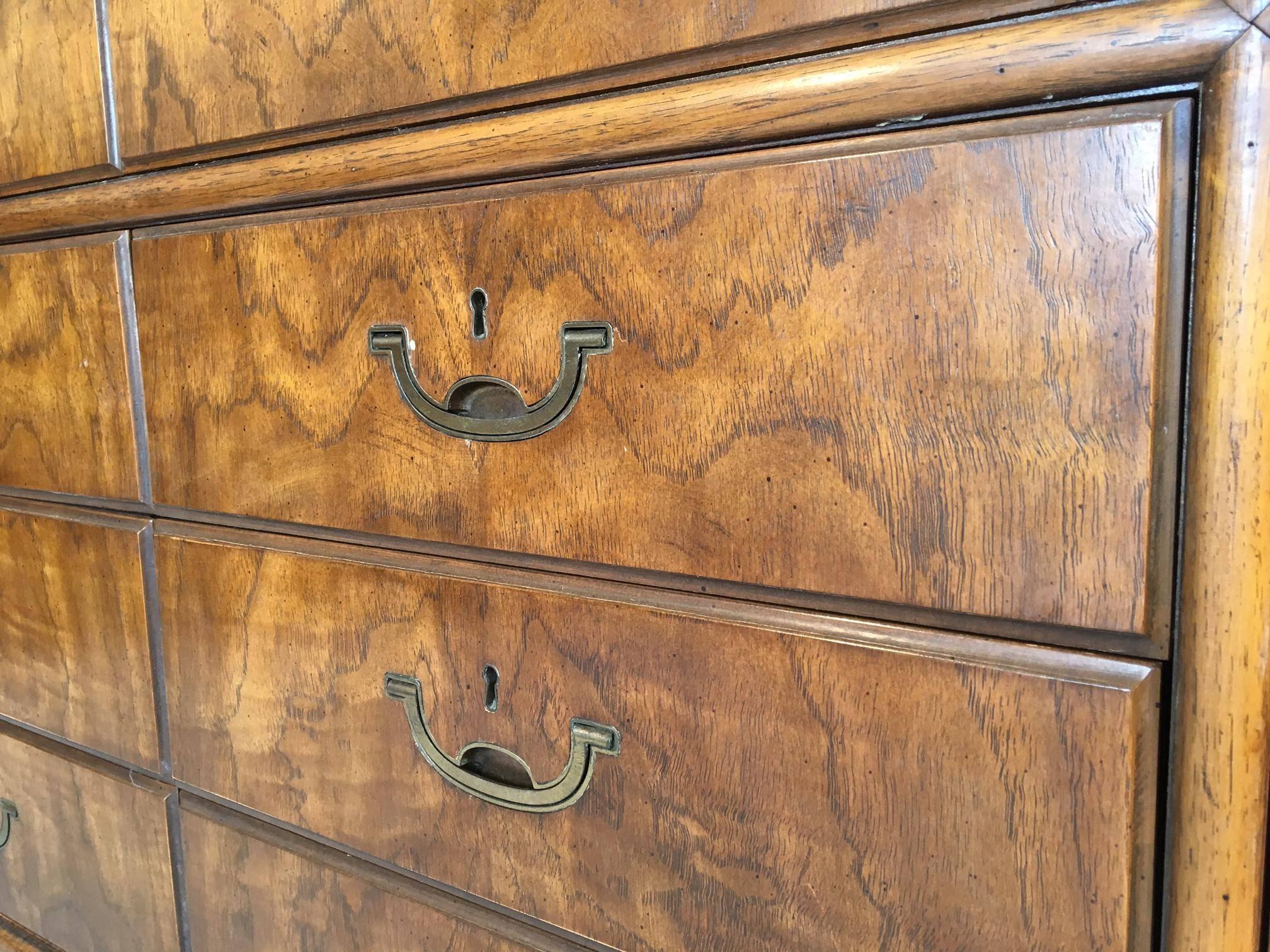 Vintage Drexel Accolade Ten-Drawer Campaign Dresser In Good Condition In Jacksonville, FL