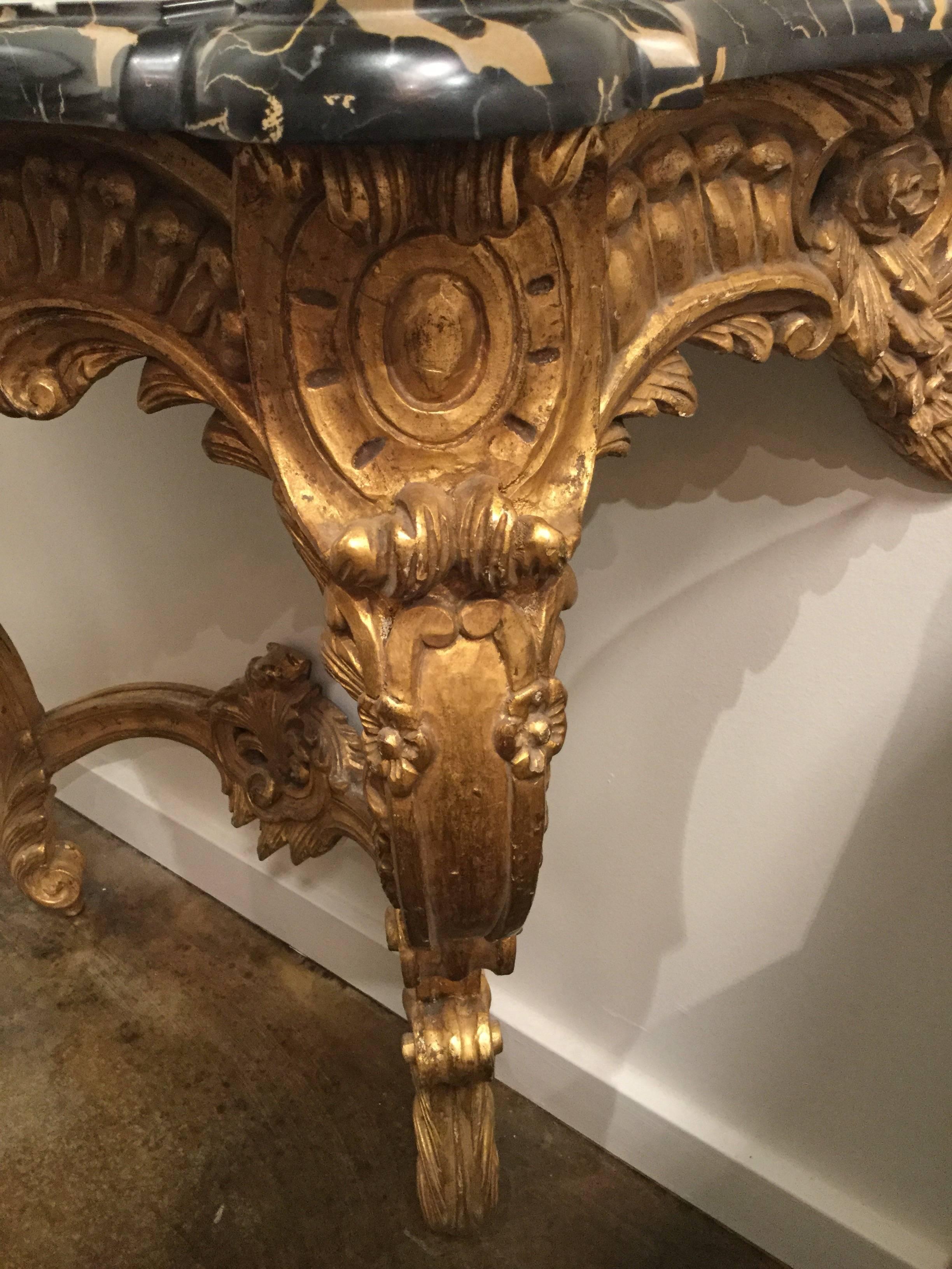 Hand-Carved Wood and Marble Wall Mounted Console in Gold Gilt In Excellent Condition For Sale In Dallas, TX