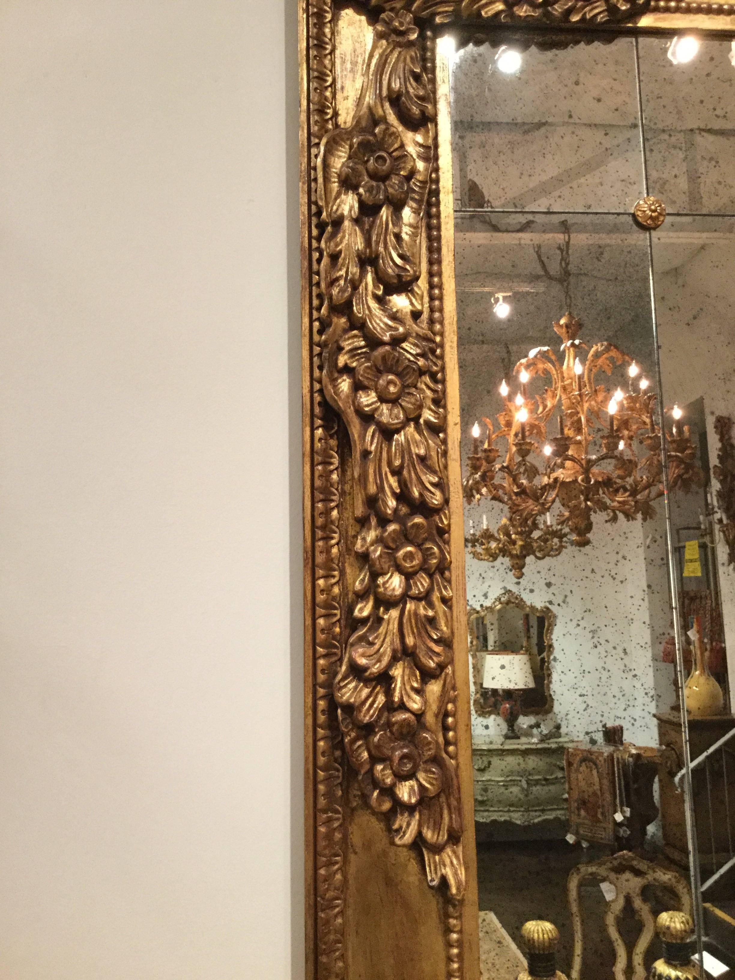 Italian Louis XVI Style Hand-Carved Mirror Antiqued Gold Gilt For Sale