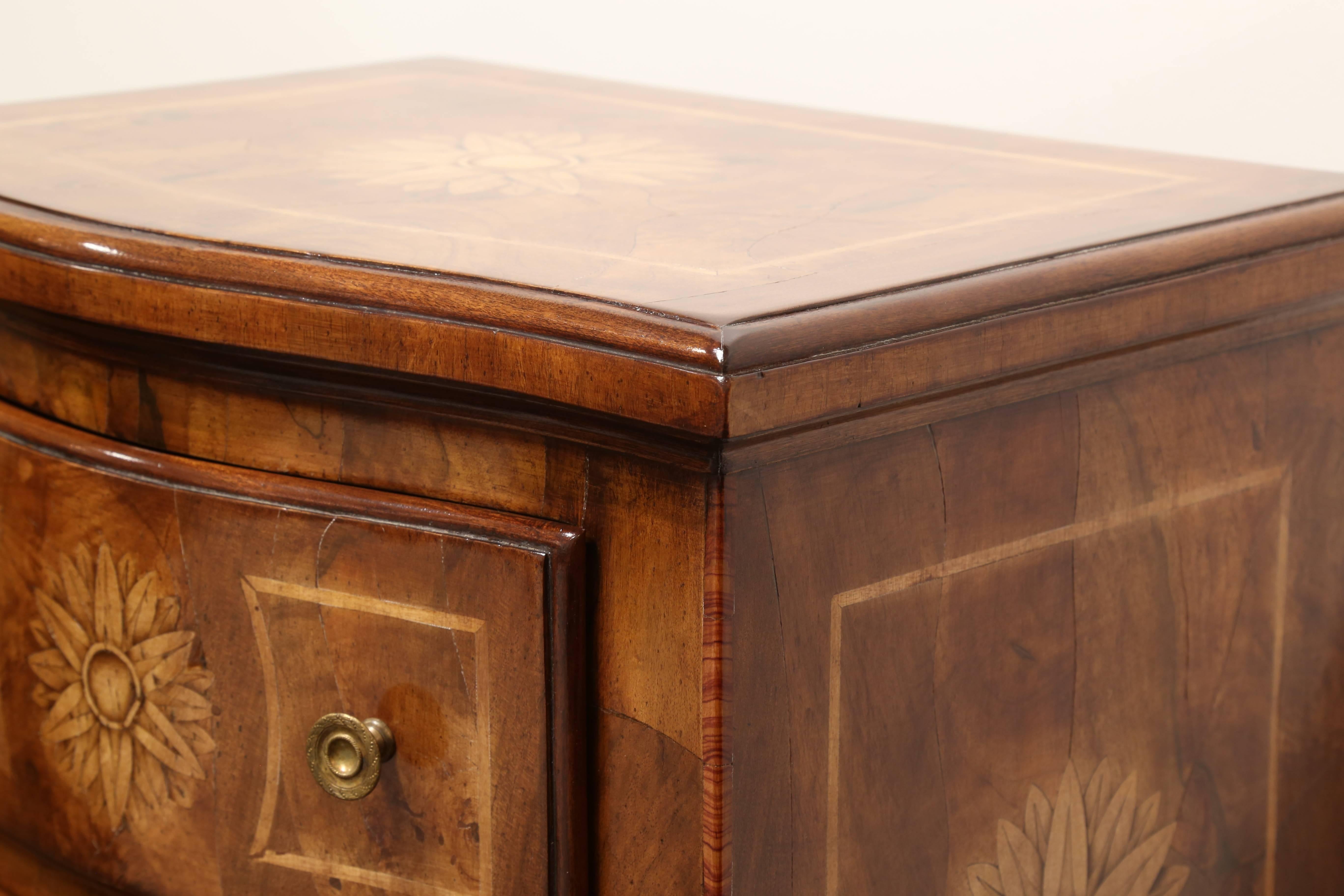 Late 20th Century Pair of Shaped Walnut Nightstands in Oysterwood and Maple Inlay For Sale