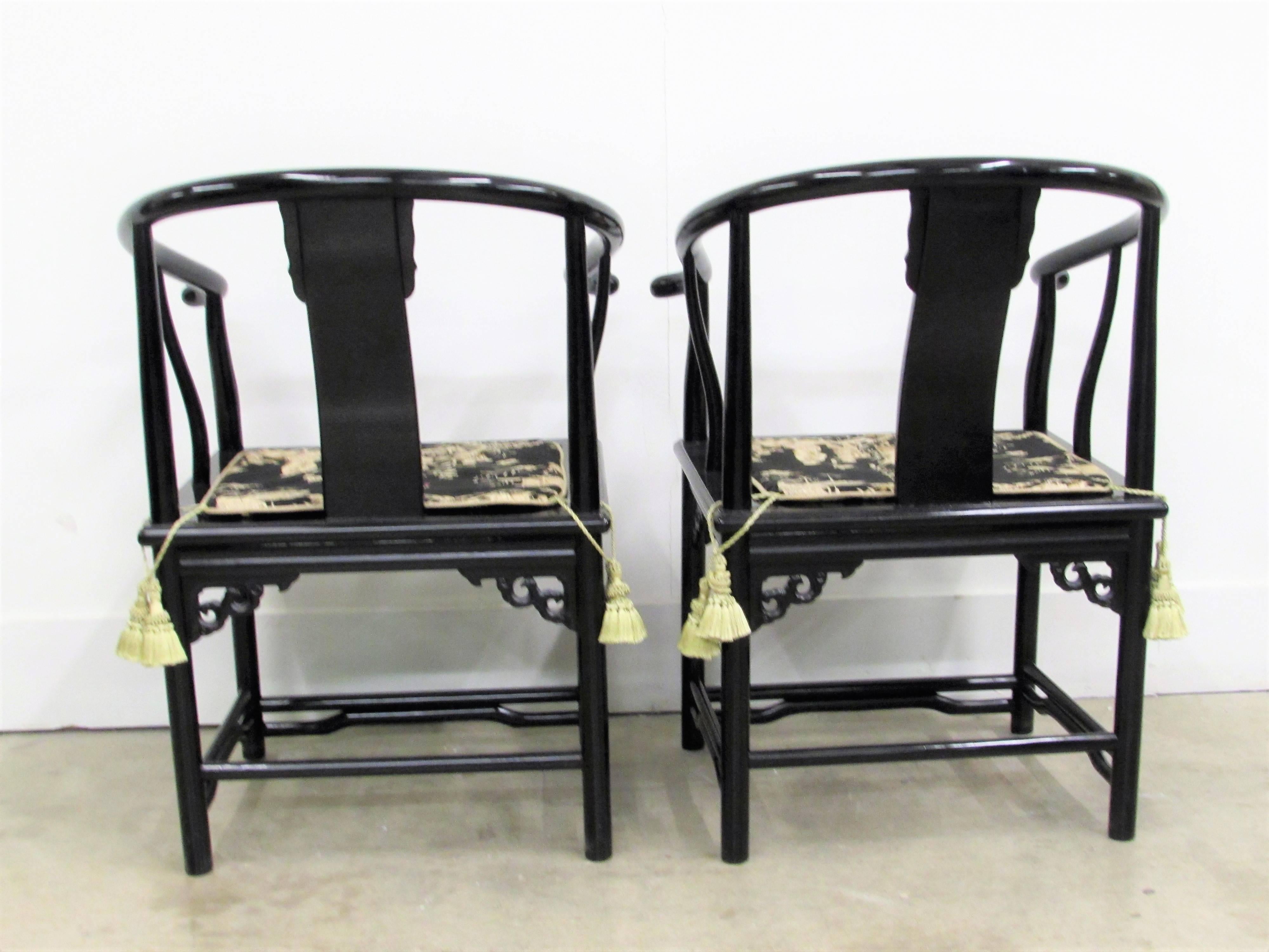 Chinoiserie Black Lacquer Asian Horseshoe Arm Chairs, Pair For Sale